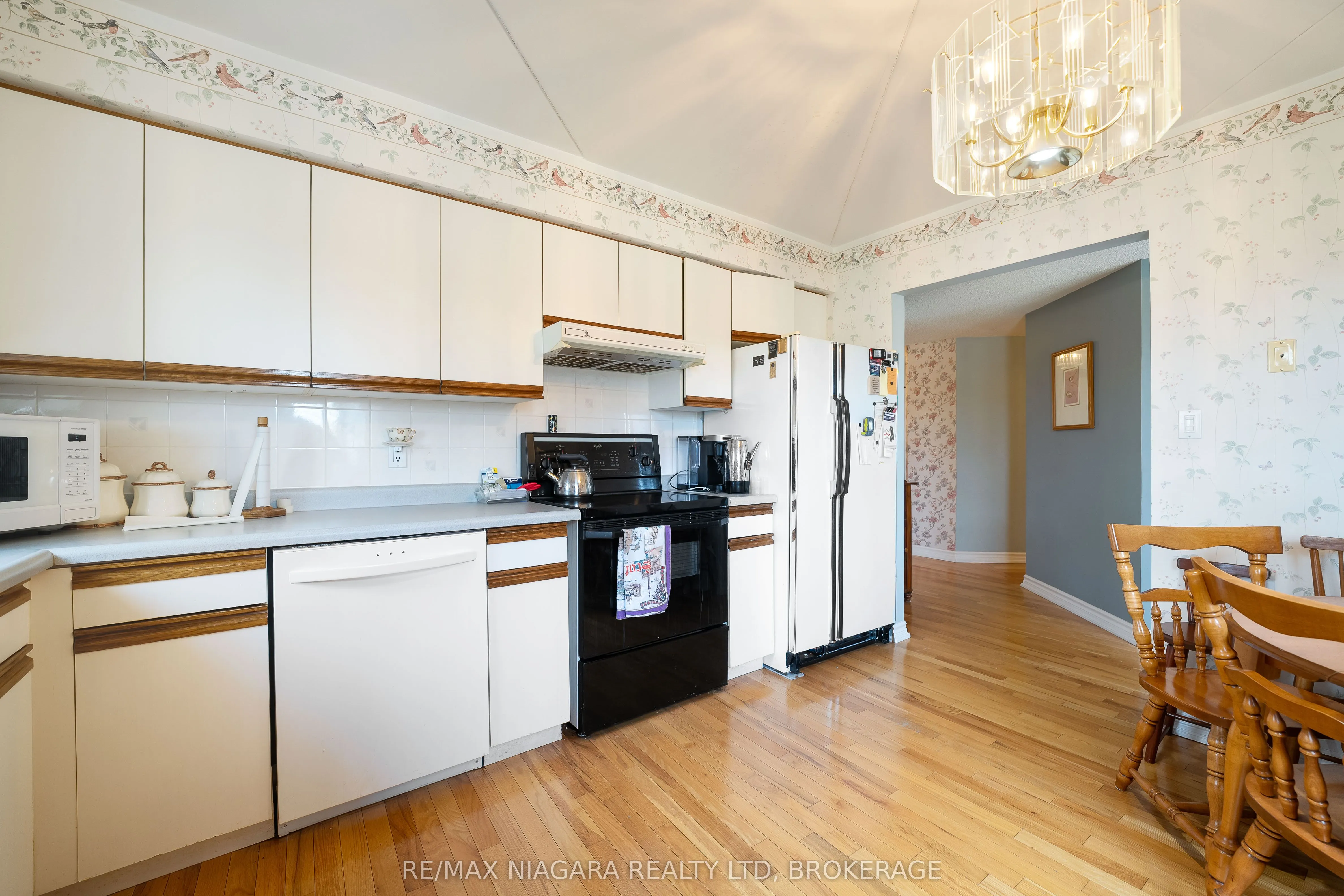 244 Lakeshore Road, #301