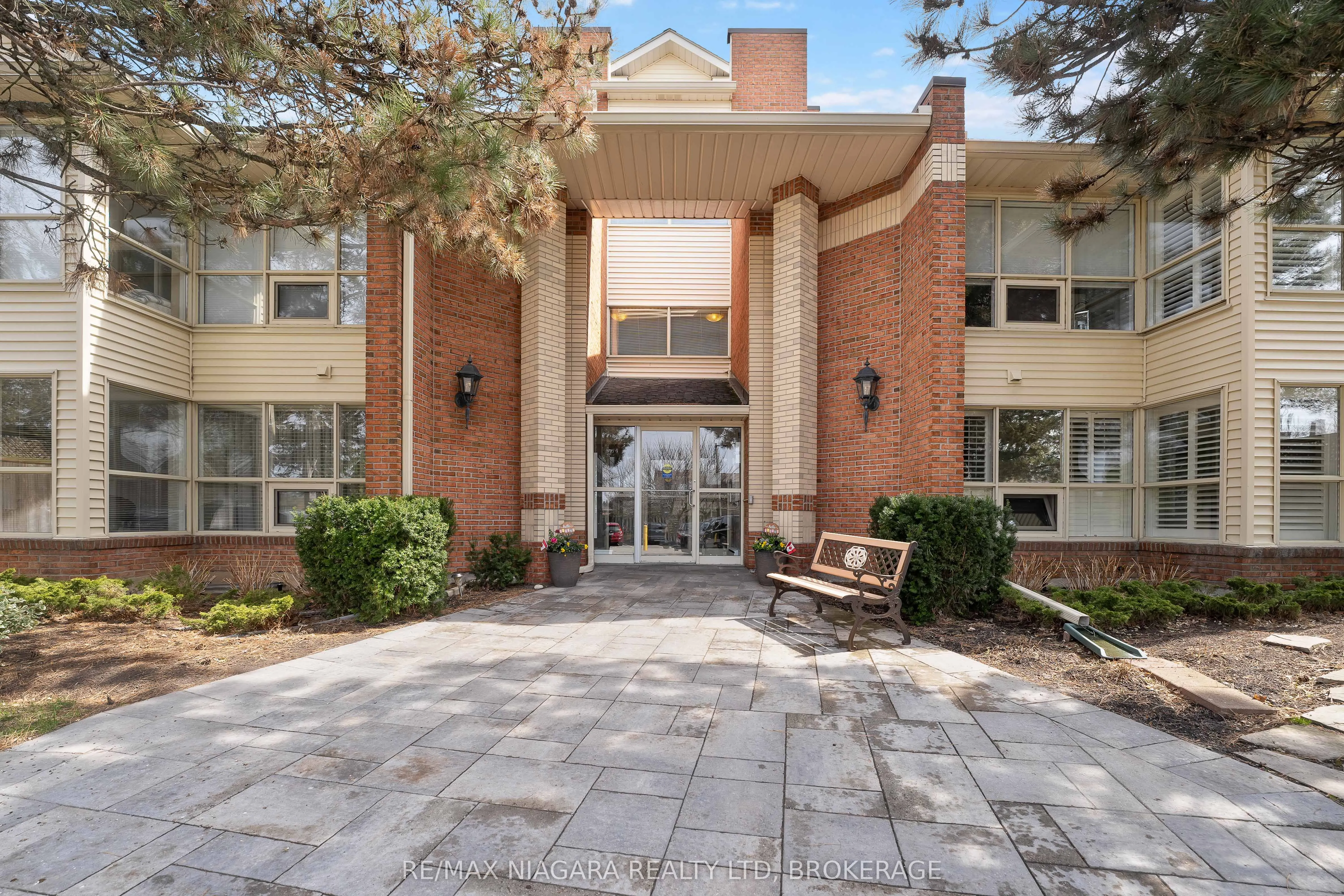 244 Lakeshore Road, #301
