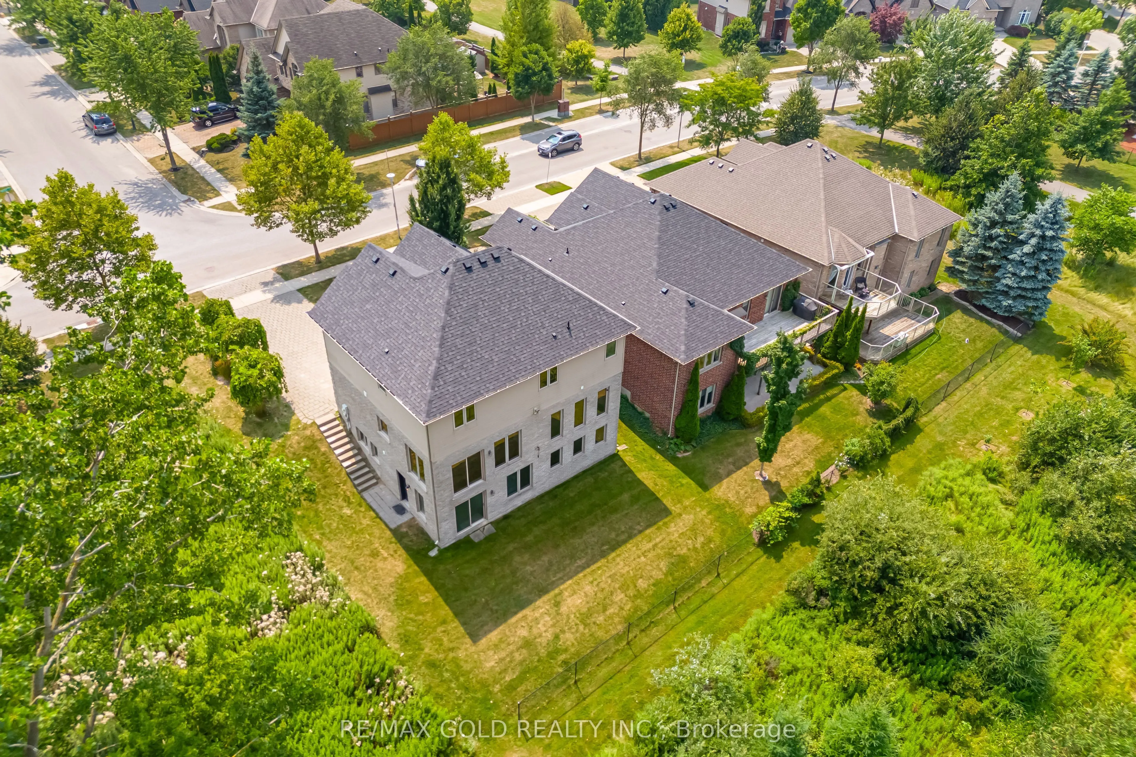224 Skyline Avenue