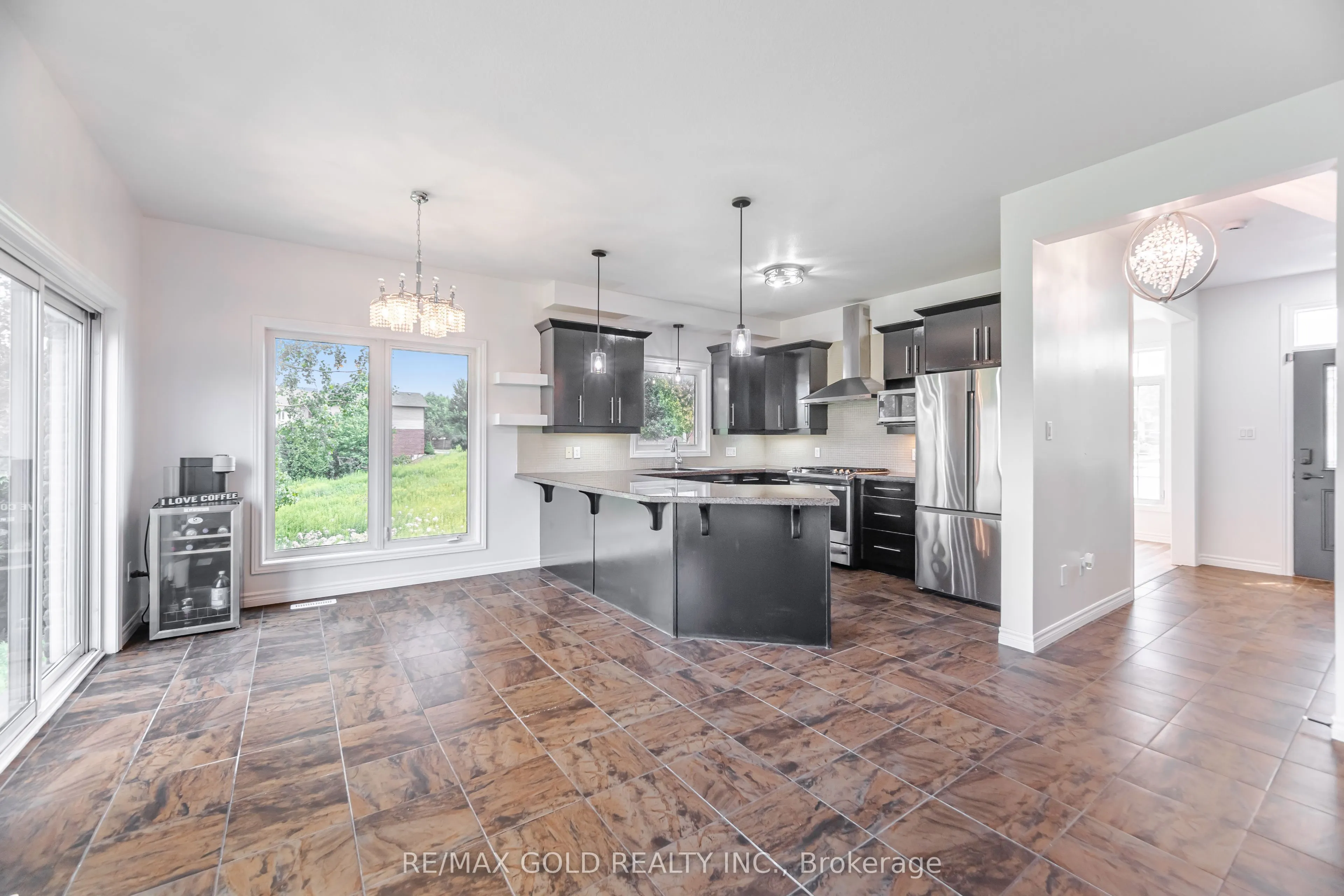 224 Skyline Avenue