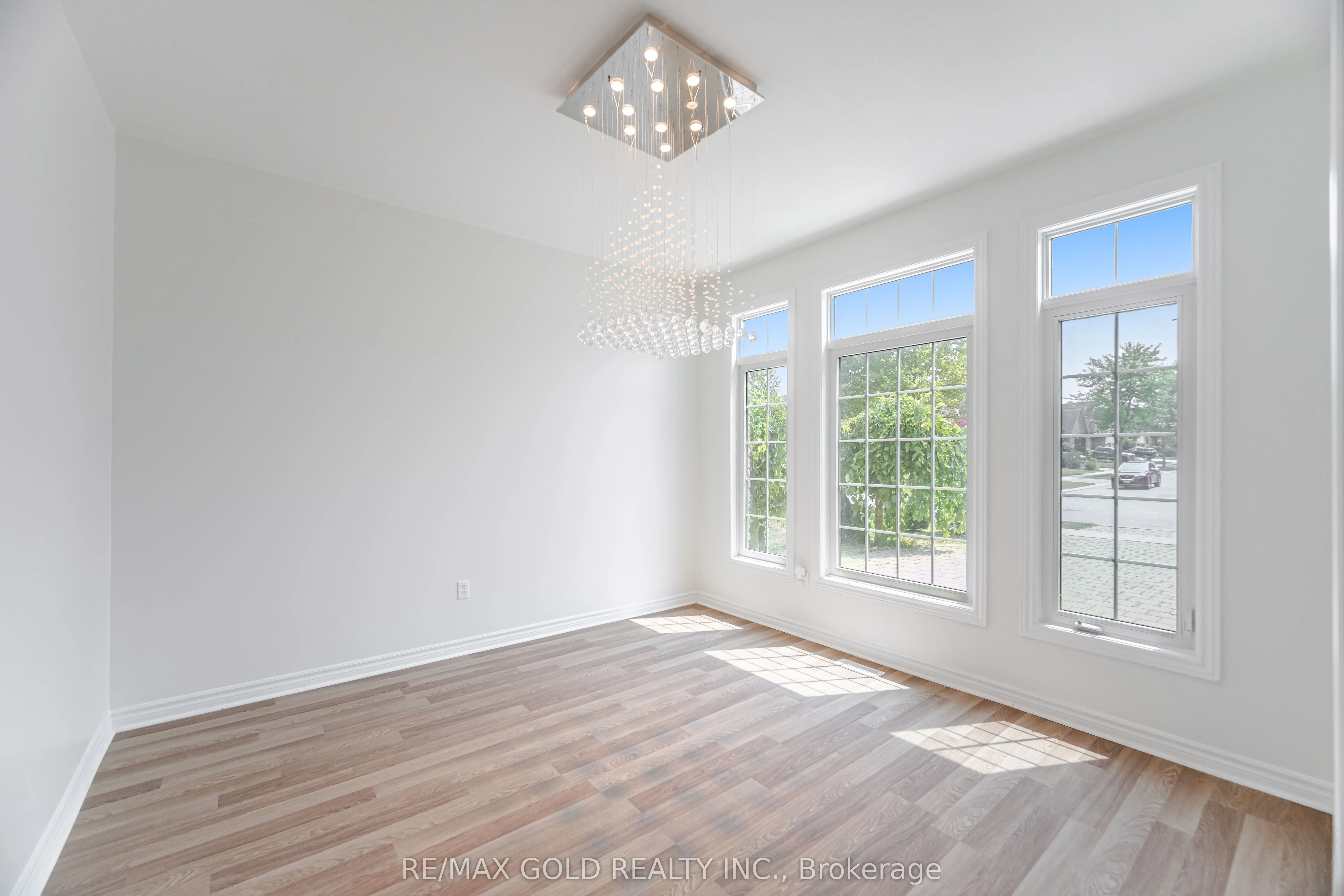 224 Skyline Avenue