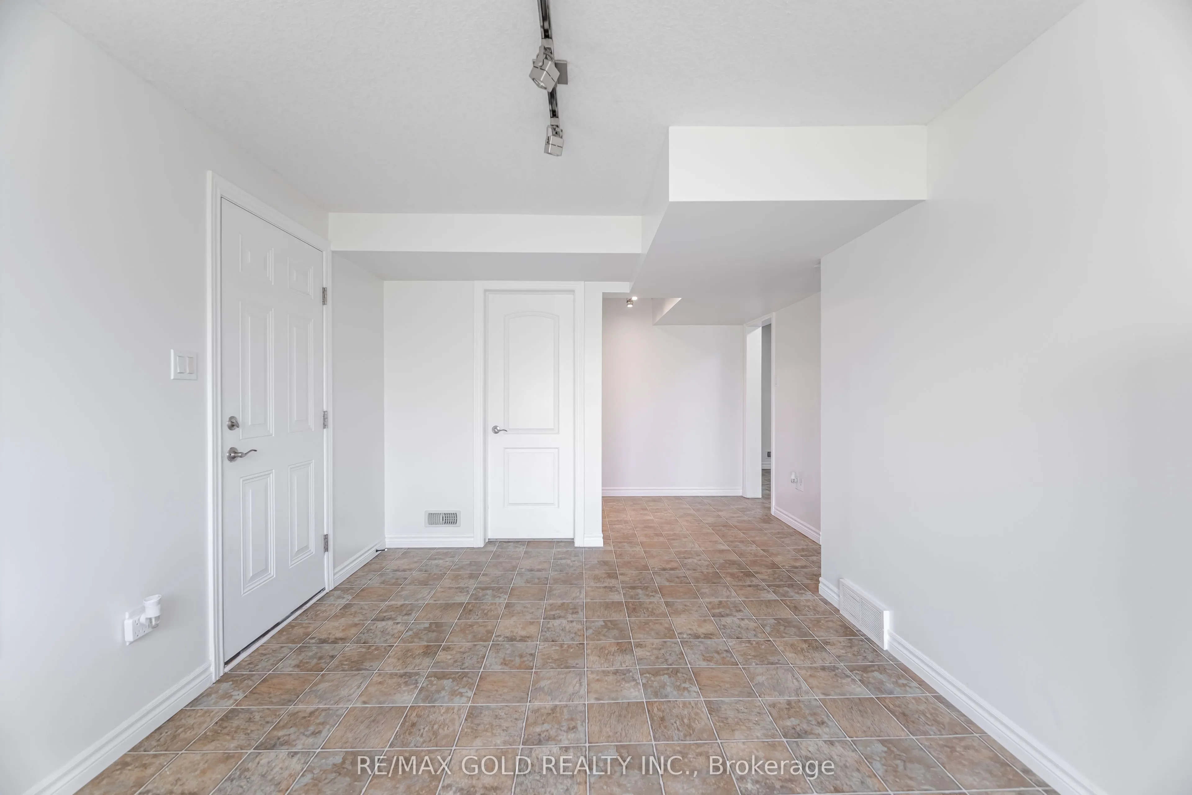 224 Skyline Avenue