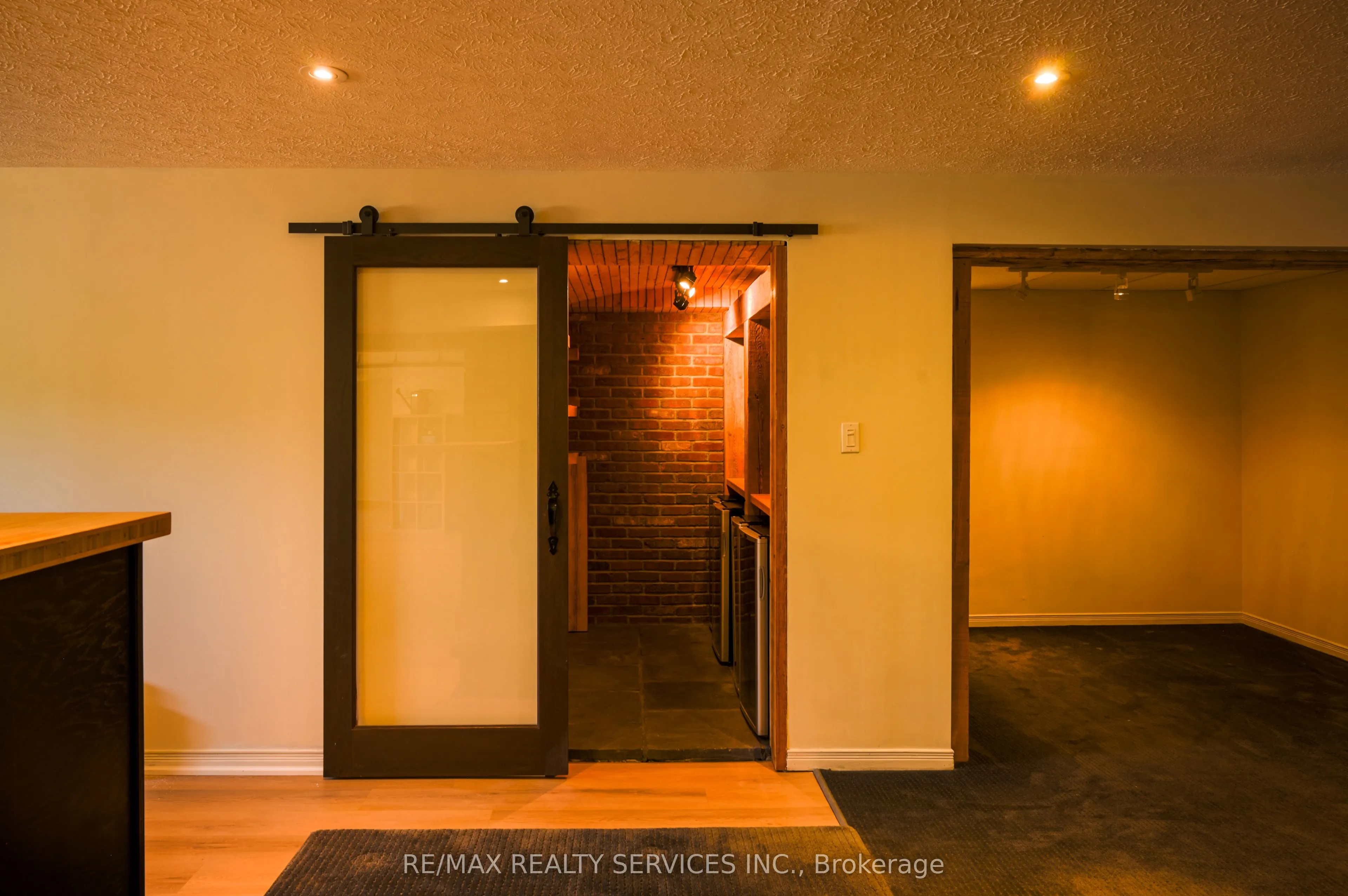 214&218 Maple Avenue S