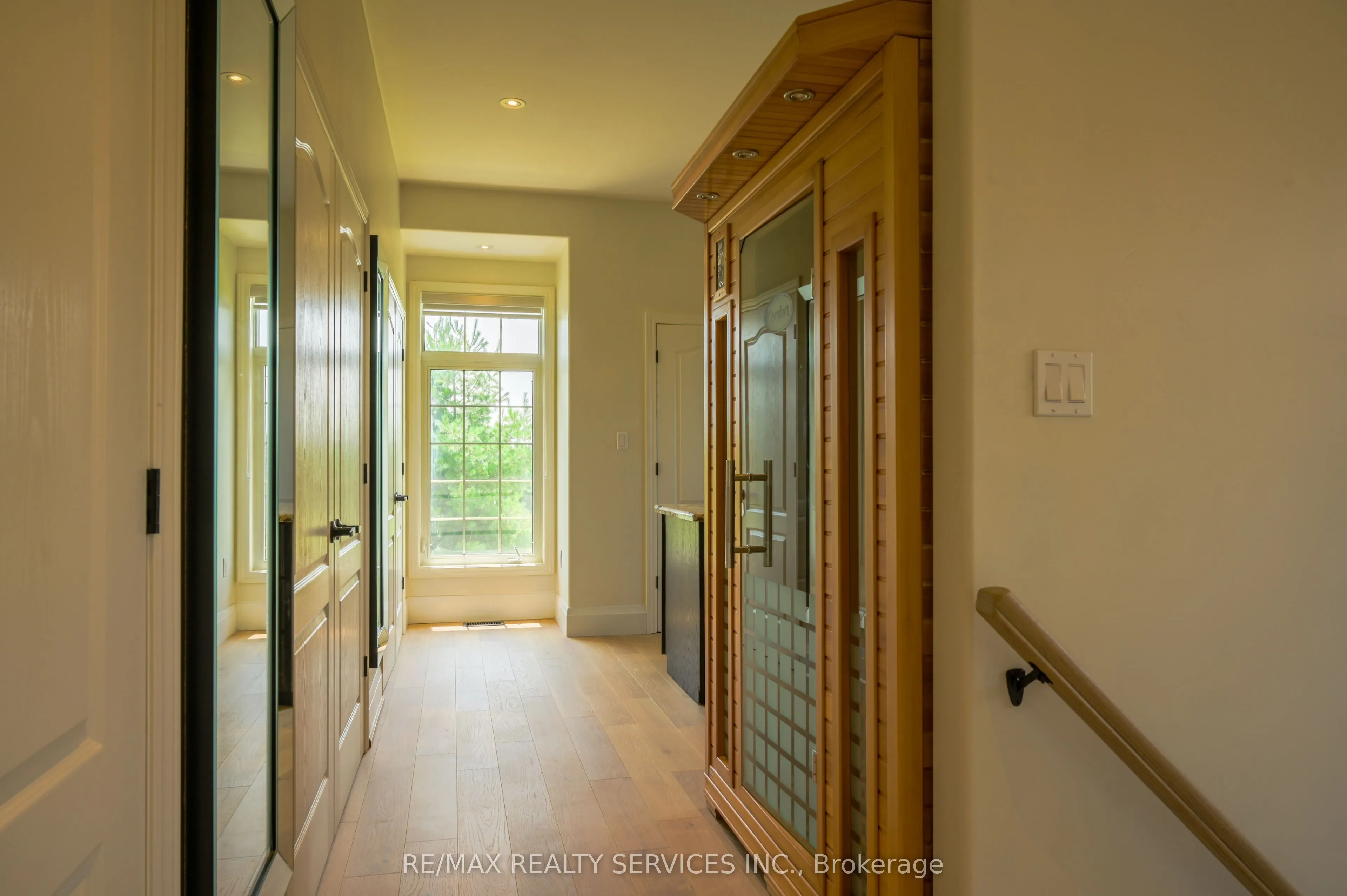 214&218 Maple Avenue S