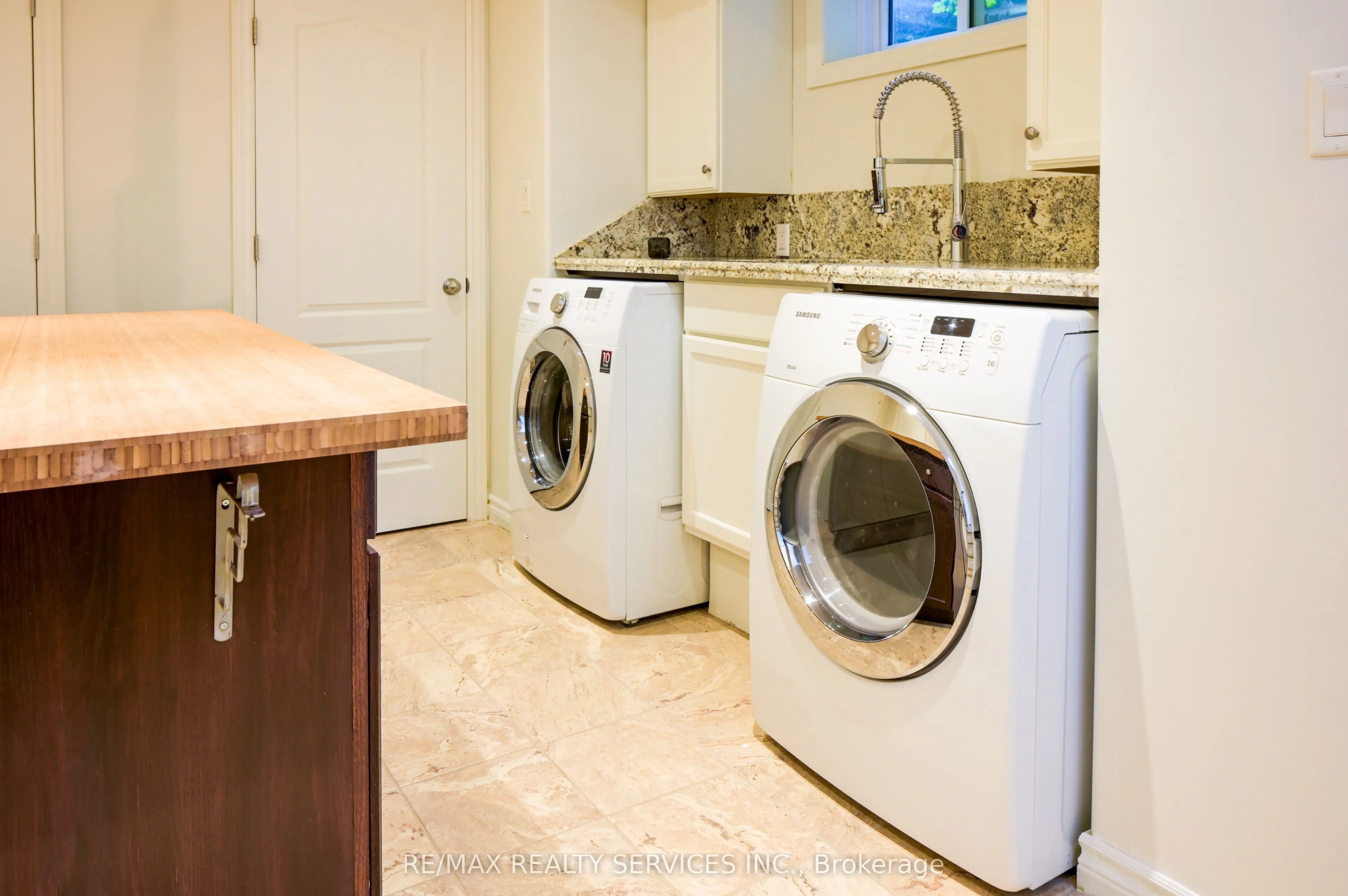214&218 Maple Avenue S