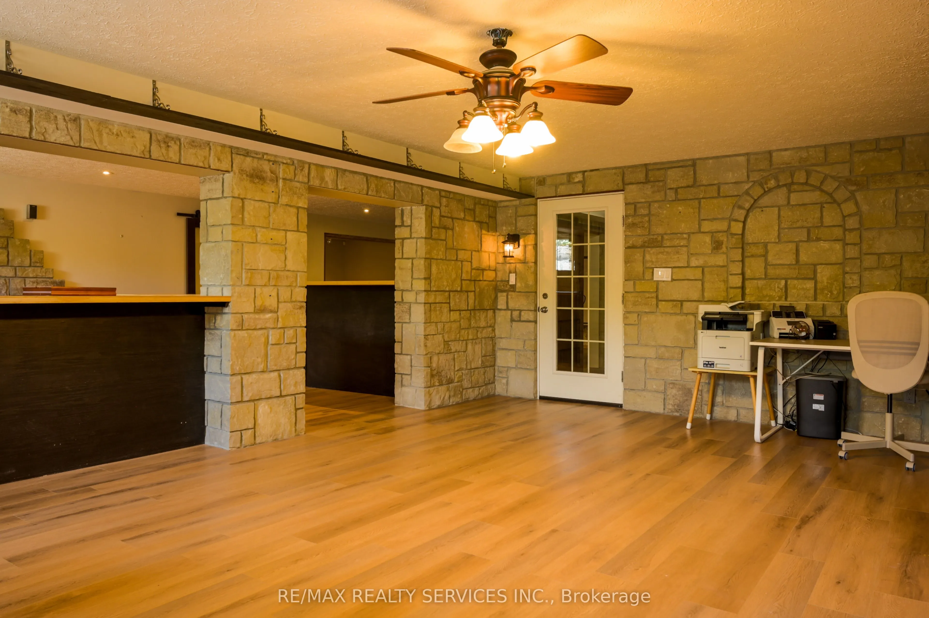 214&218 Maple Avenue S