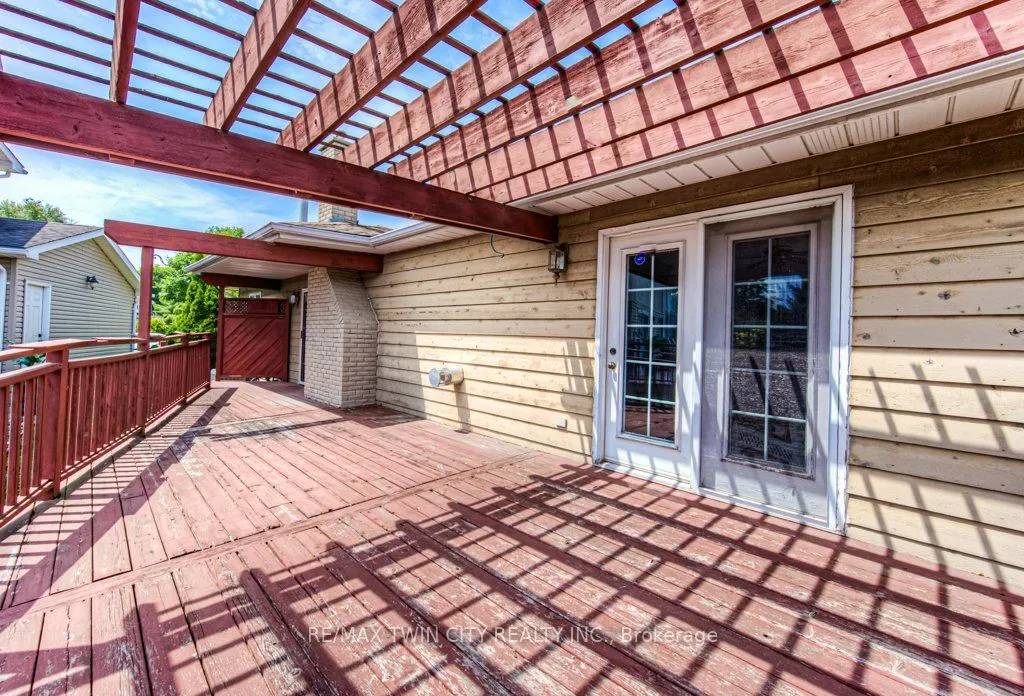 38 Charnwood Court N