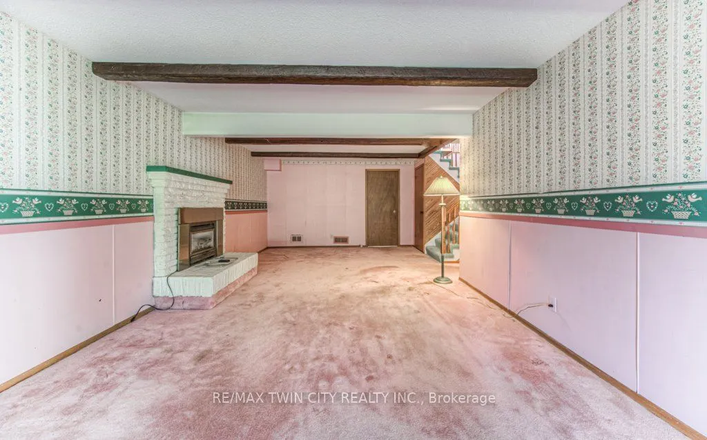 38 Charnwood Court N