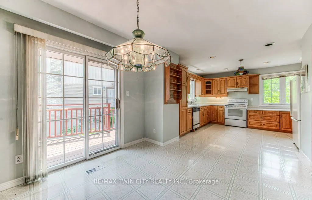 38 Charnwood Court N