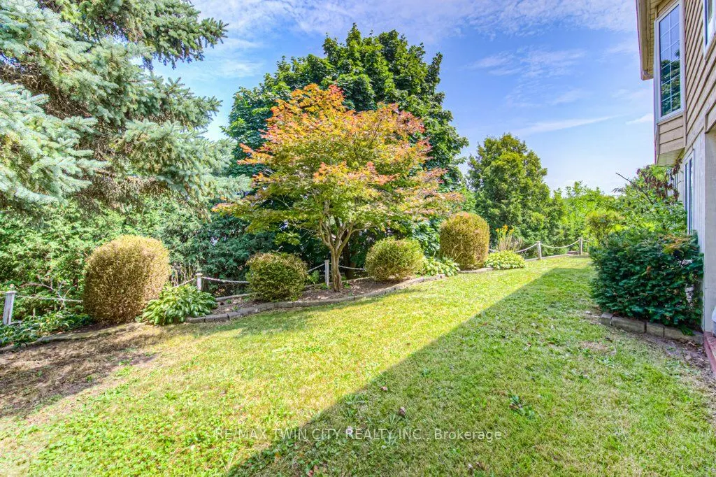 38 Charnwood Court N