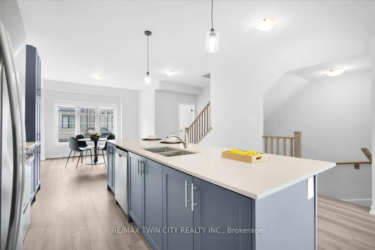 187 Wilson Street W, #5