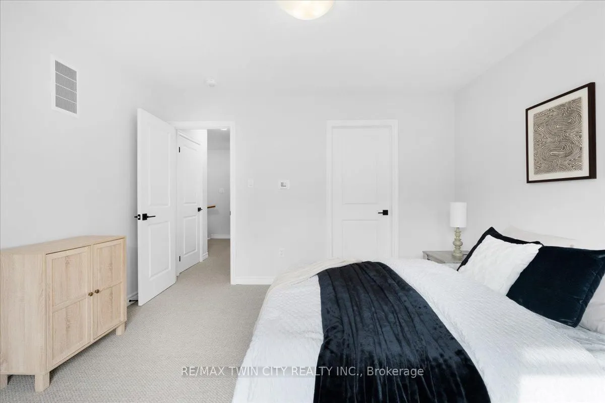187 Wilson Street W, #5