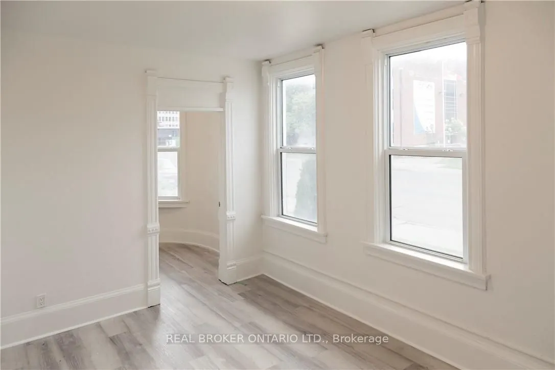 44 Weber Street W