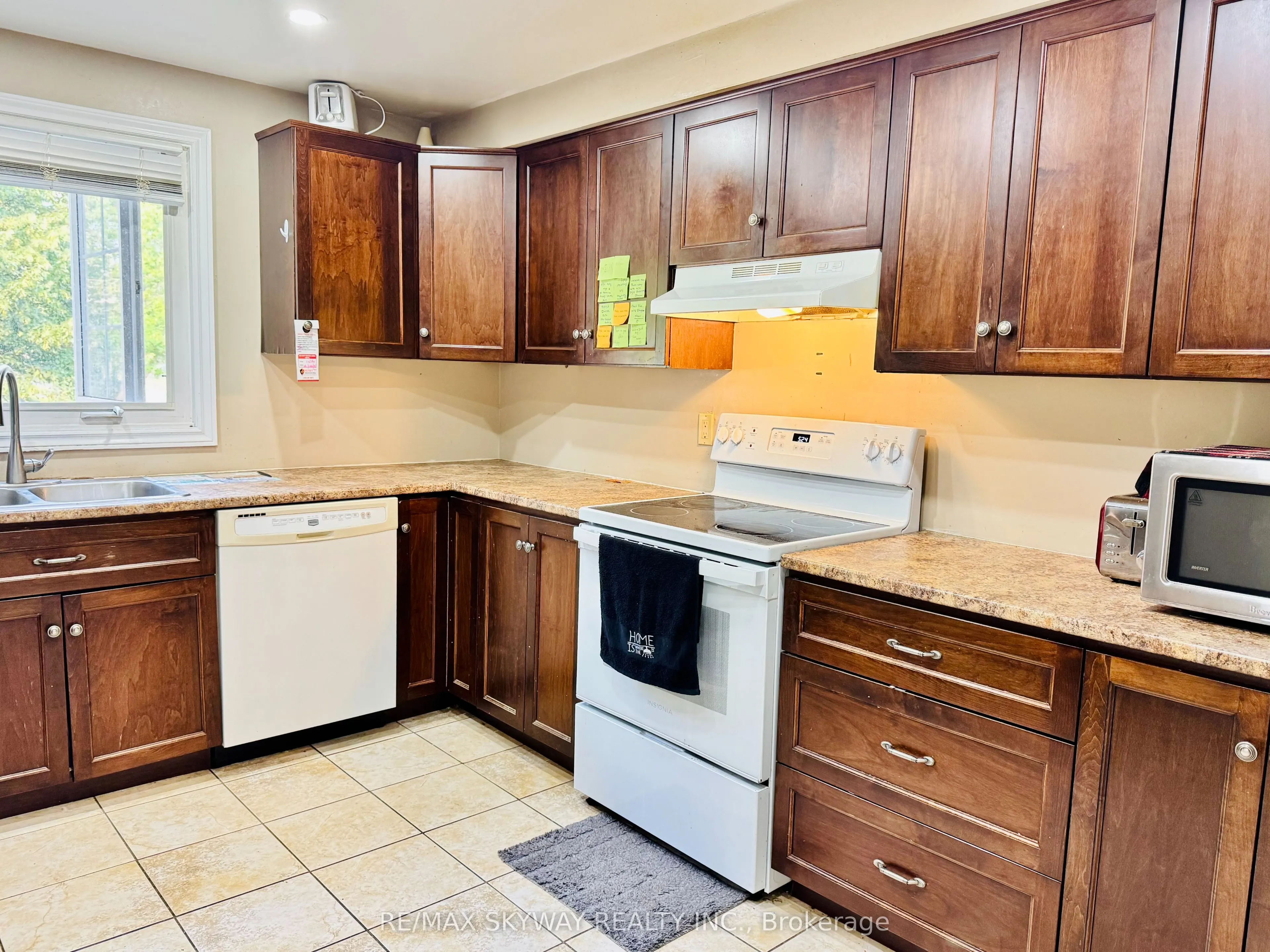 294 Fergus Avenue, #1