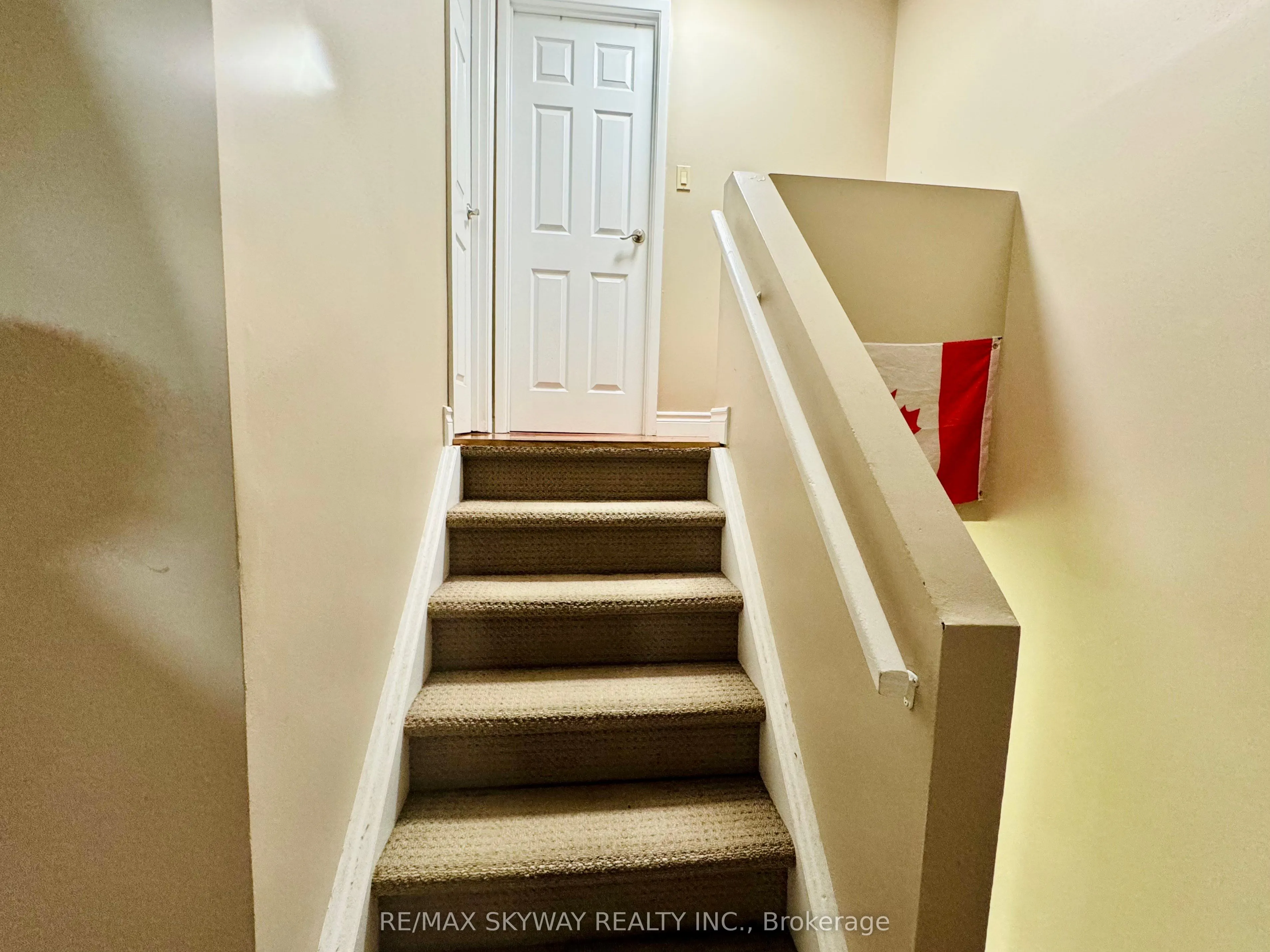 294 Fergus Avenue, #1