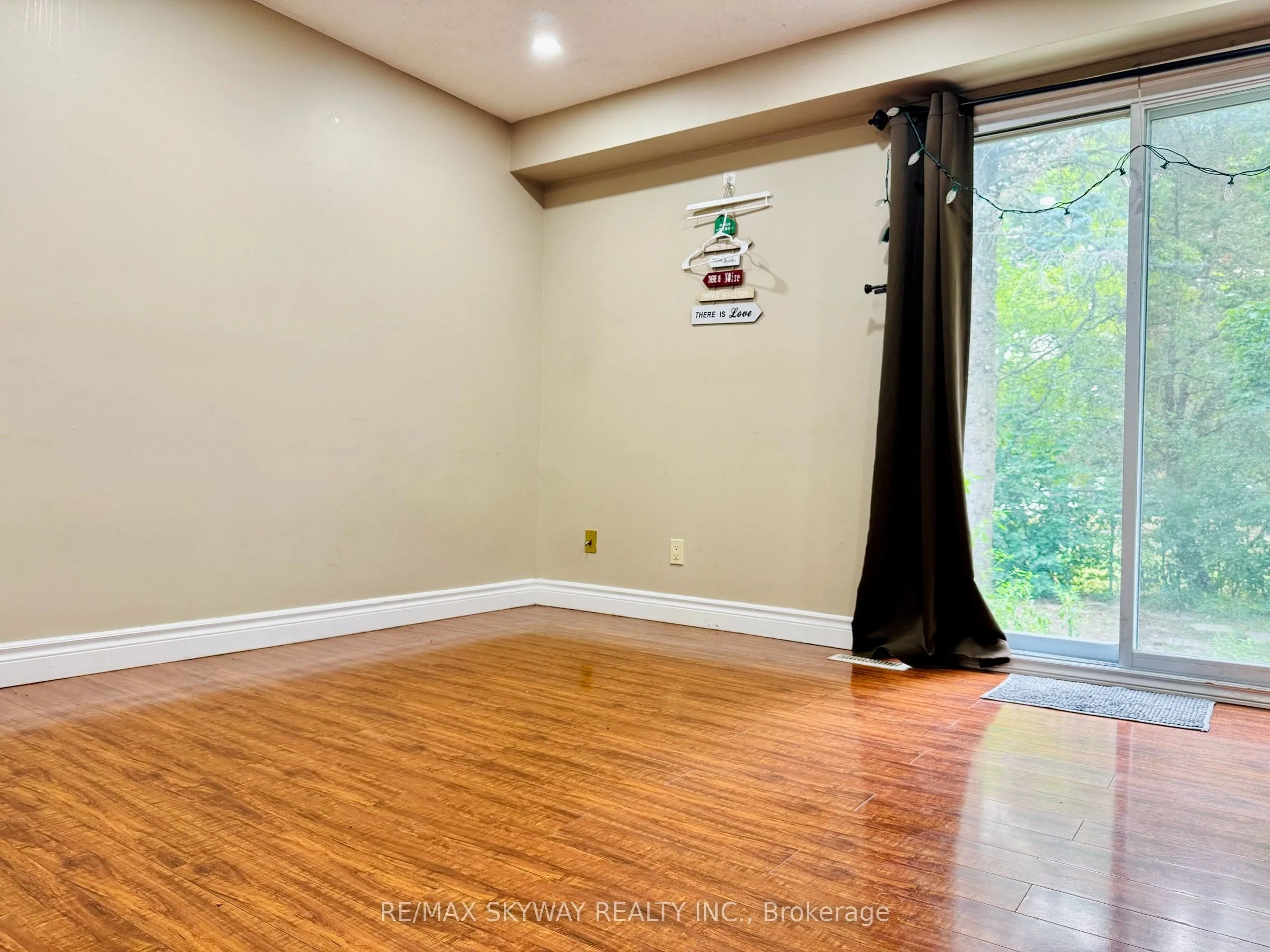 294 Fergus Avenue, #1