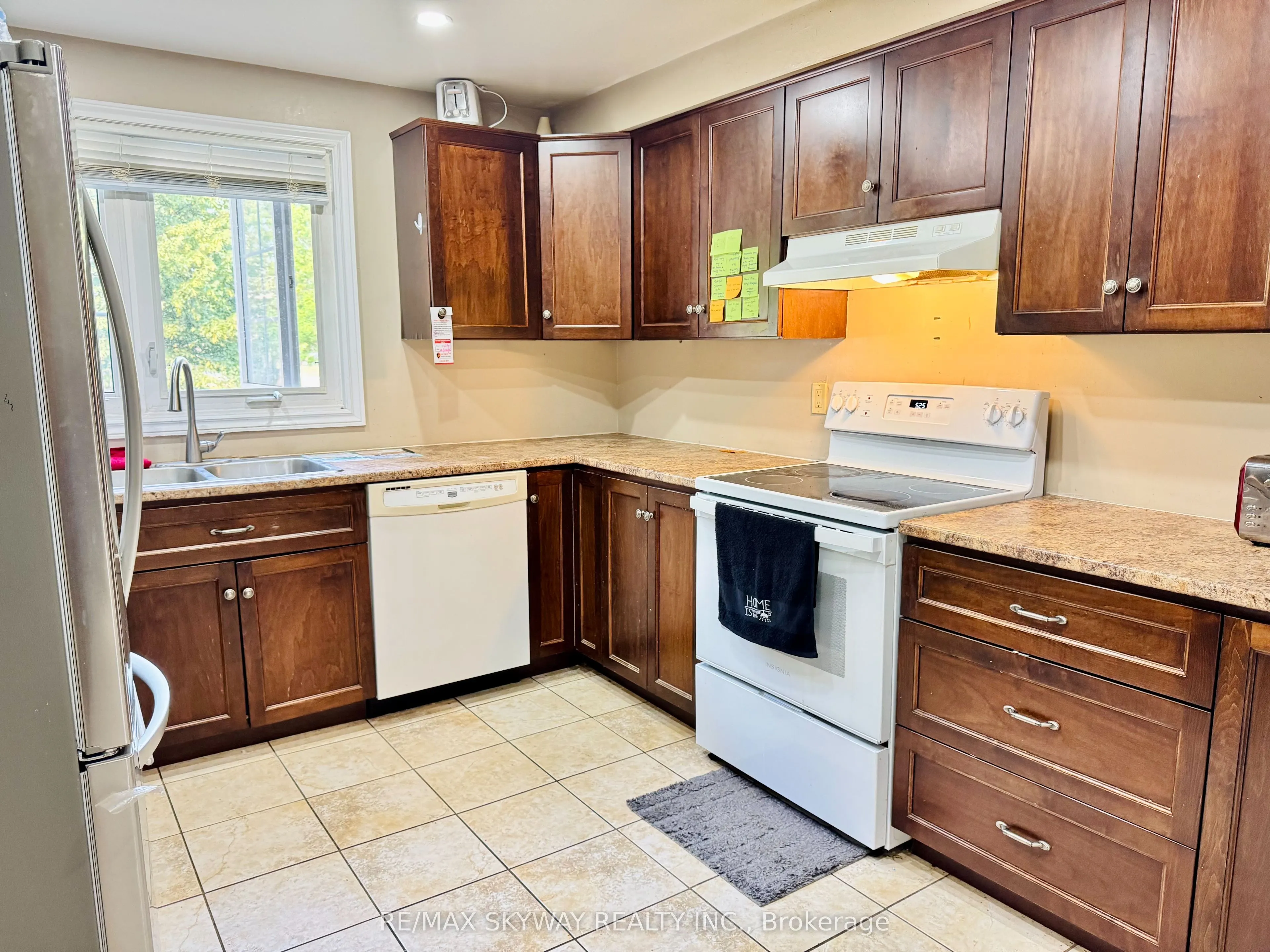 294 Fergus Avenue, #1