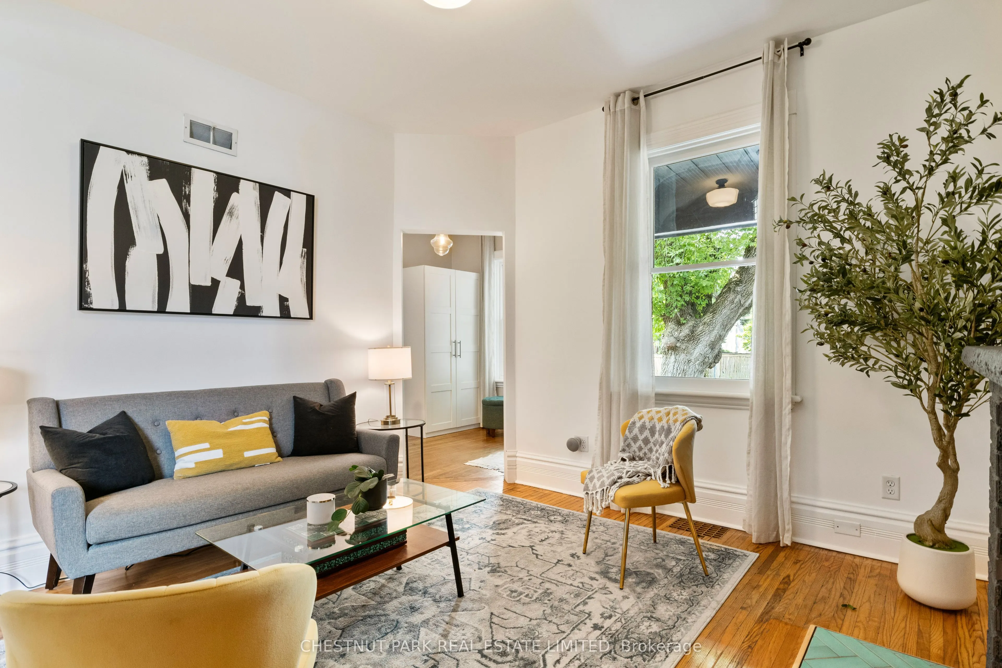 13 Princess Street W