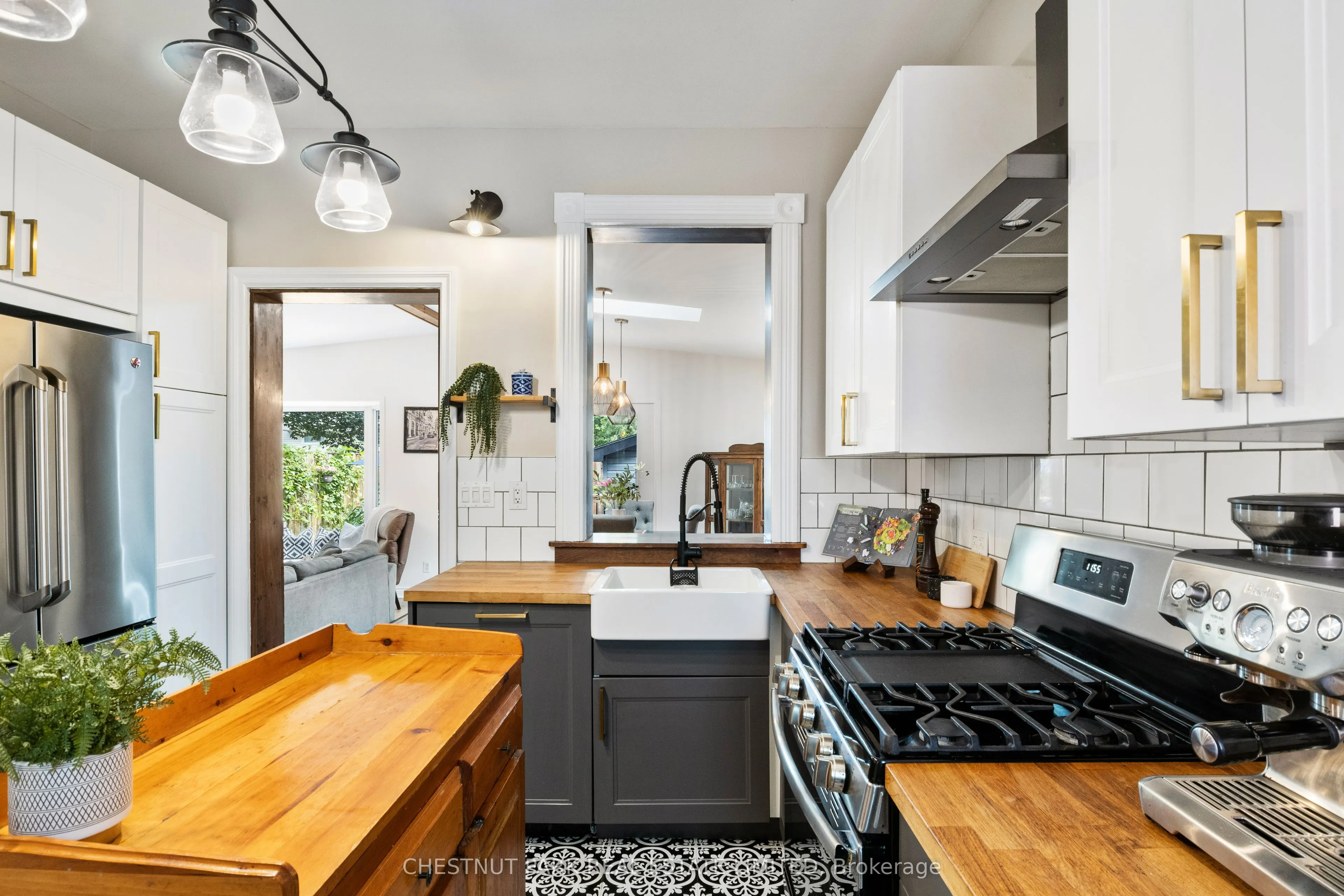 13 Princess Street W