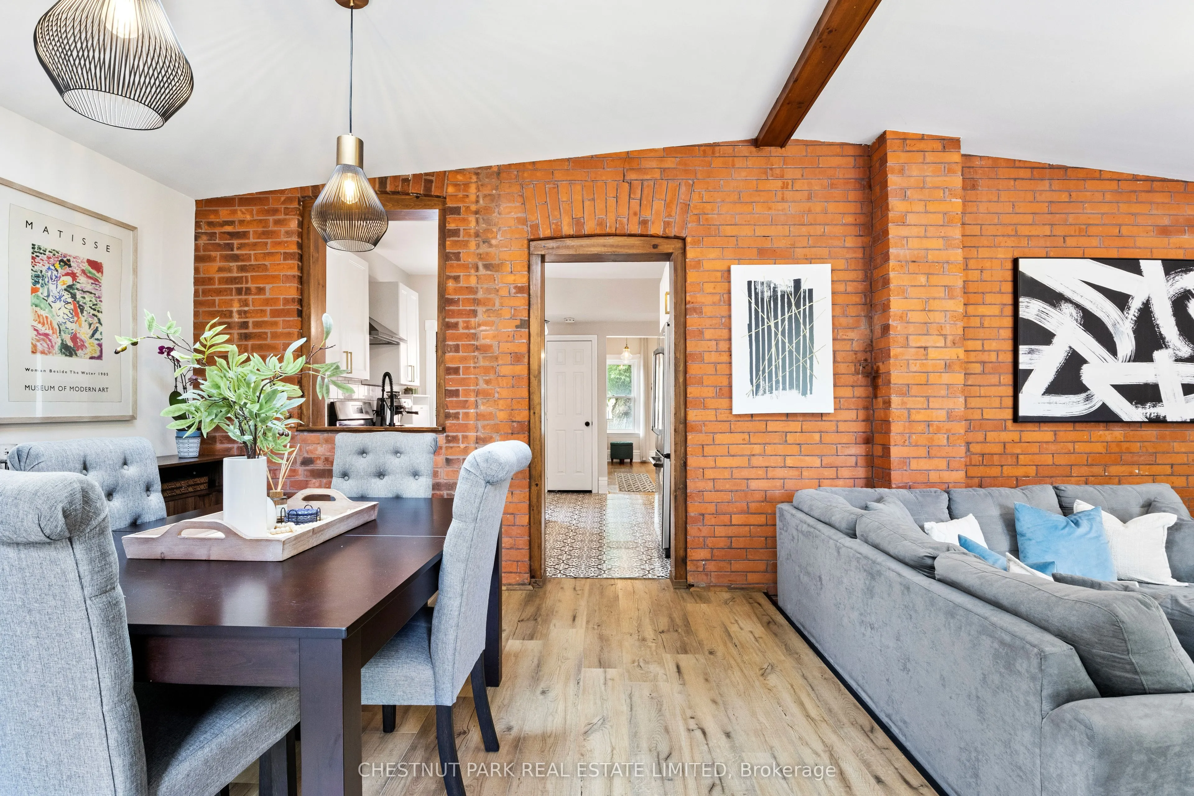13 Princess Street W