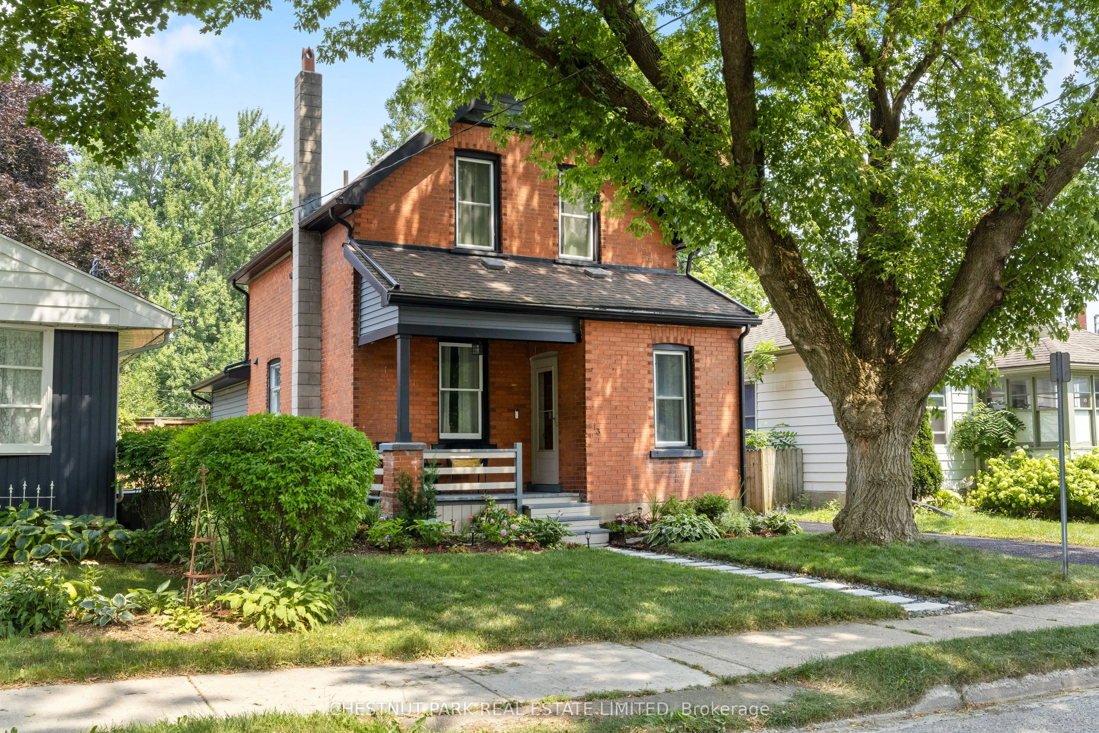 13 Princess Street W