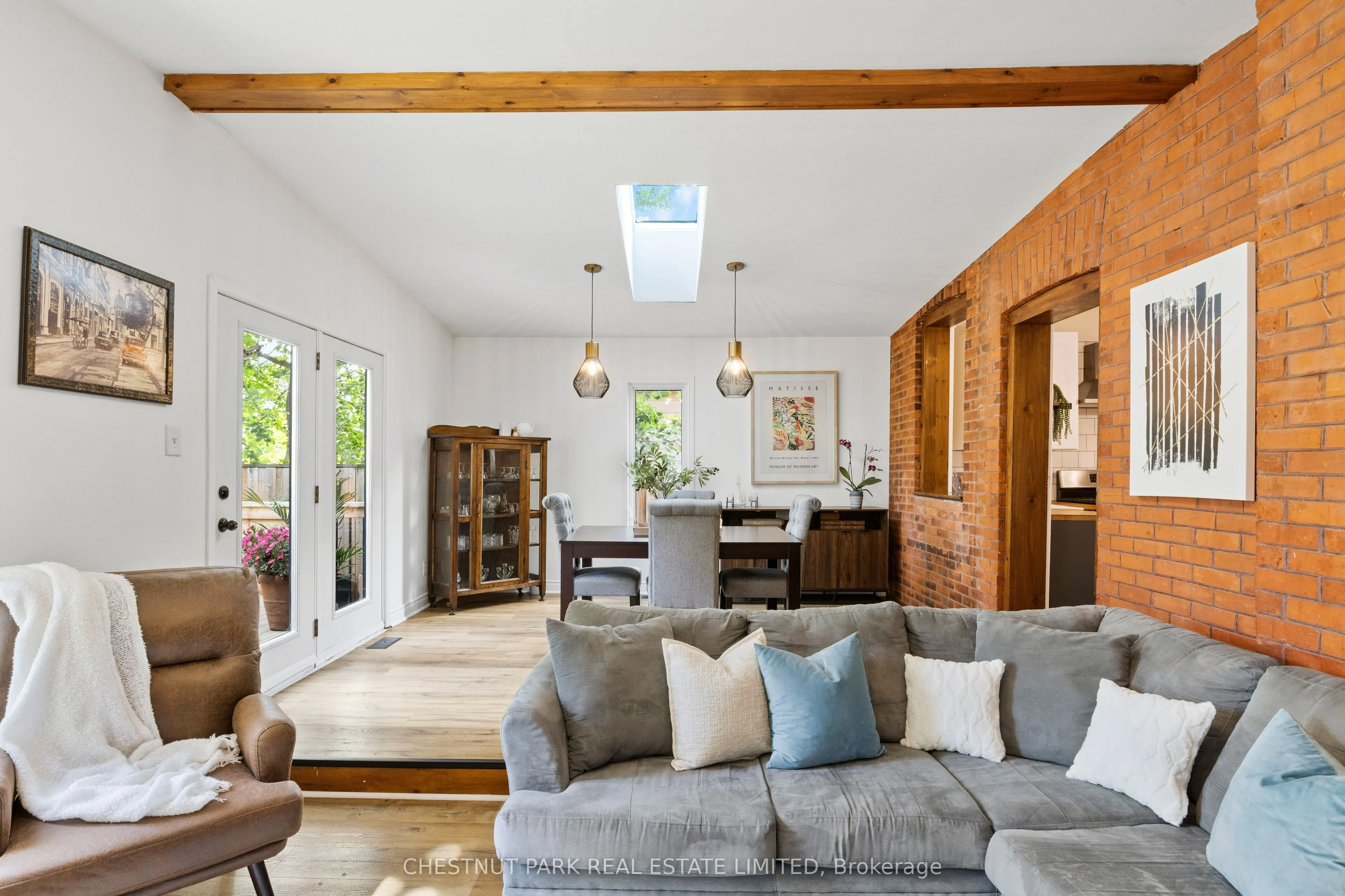 13 Princess Street W