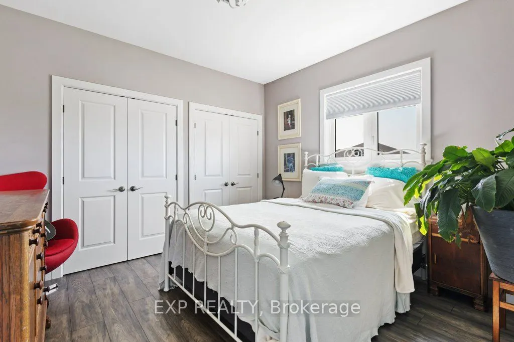 83 Essex Drive N