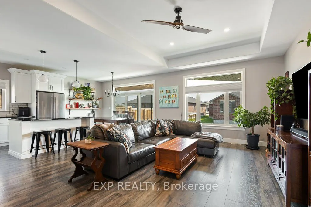 83 Essex Drive N