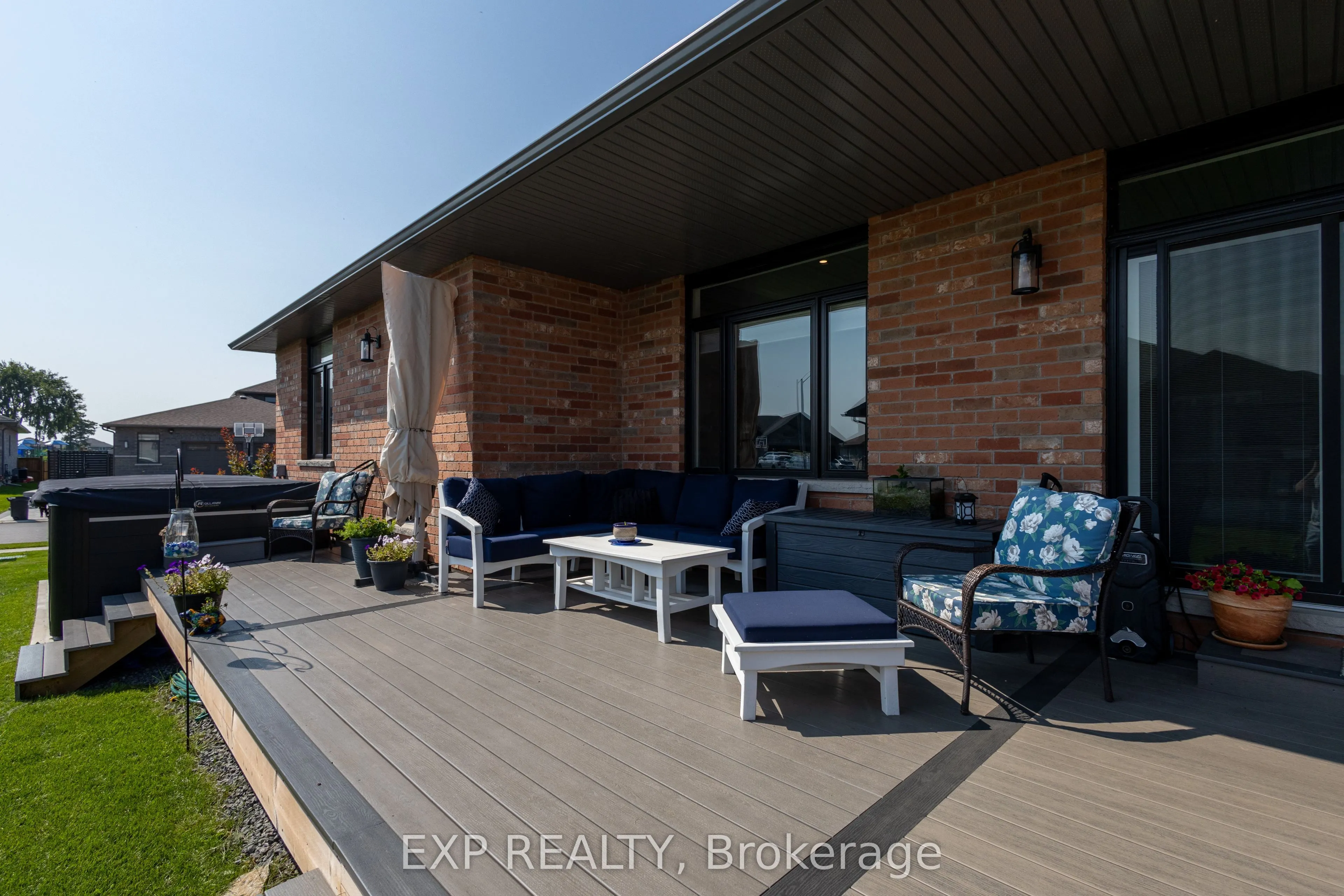 83 Essex Drive N