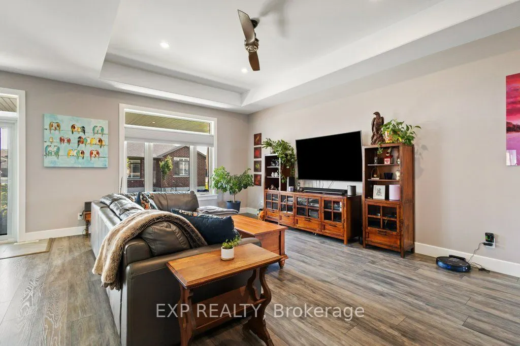 83 Essex Drive N