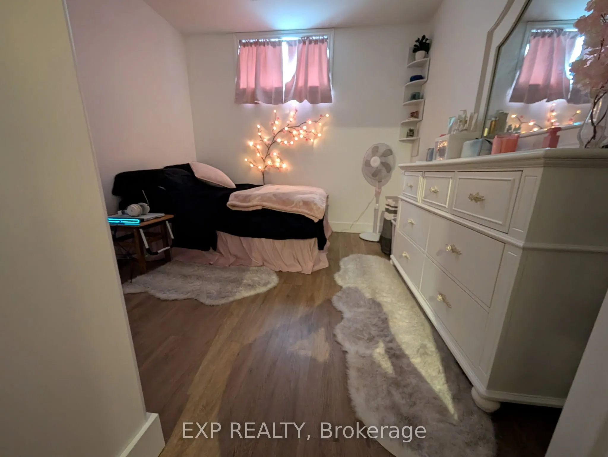 83 Essex Drive N