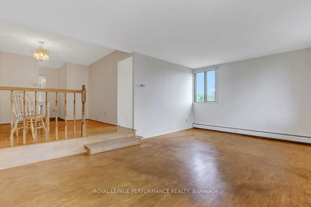415 Greenview Avenue, #404