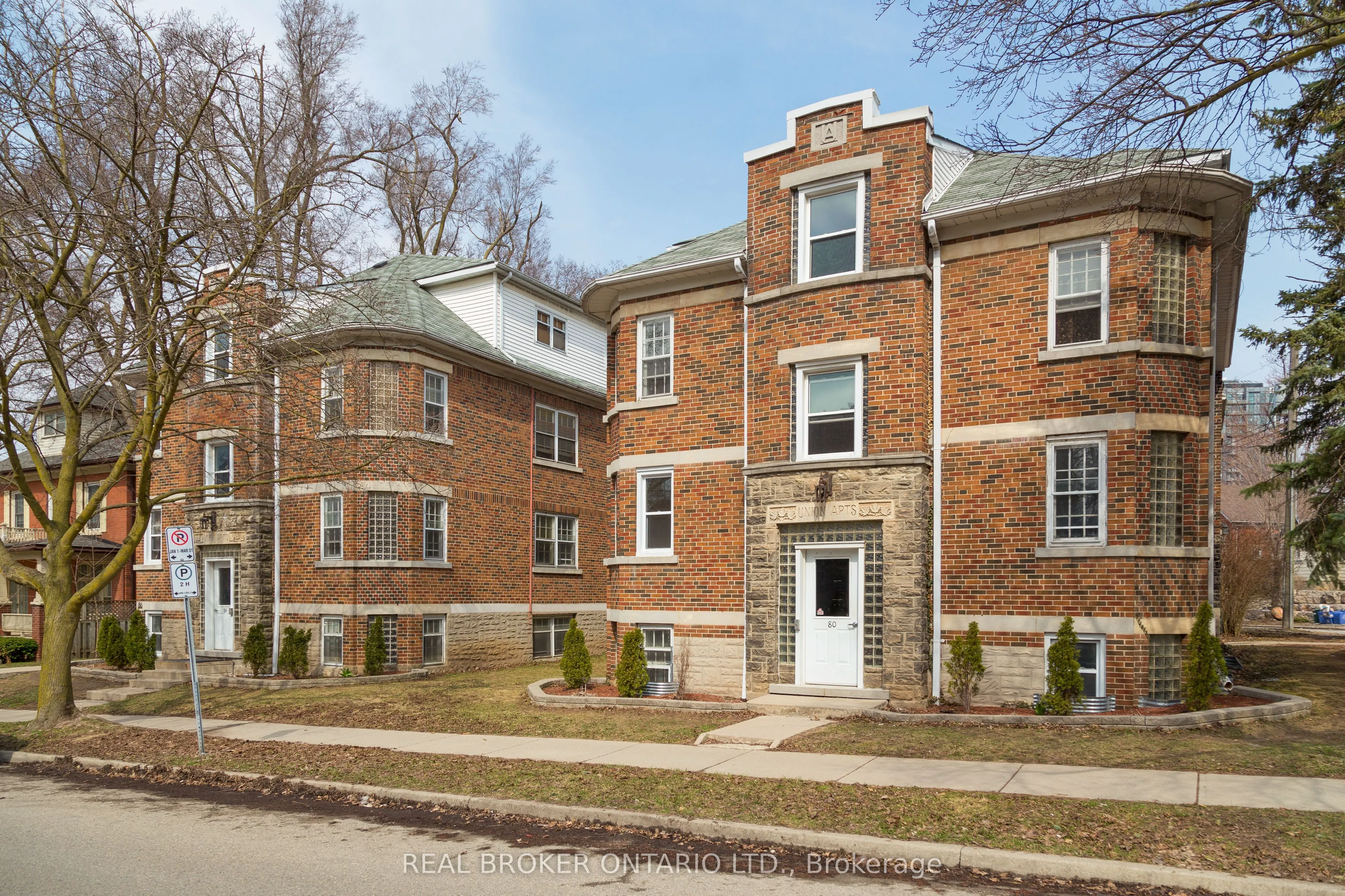 86 Union Boulevard