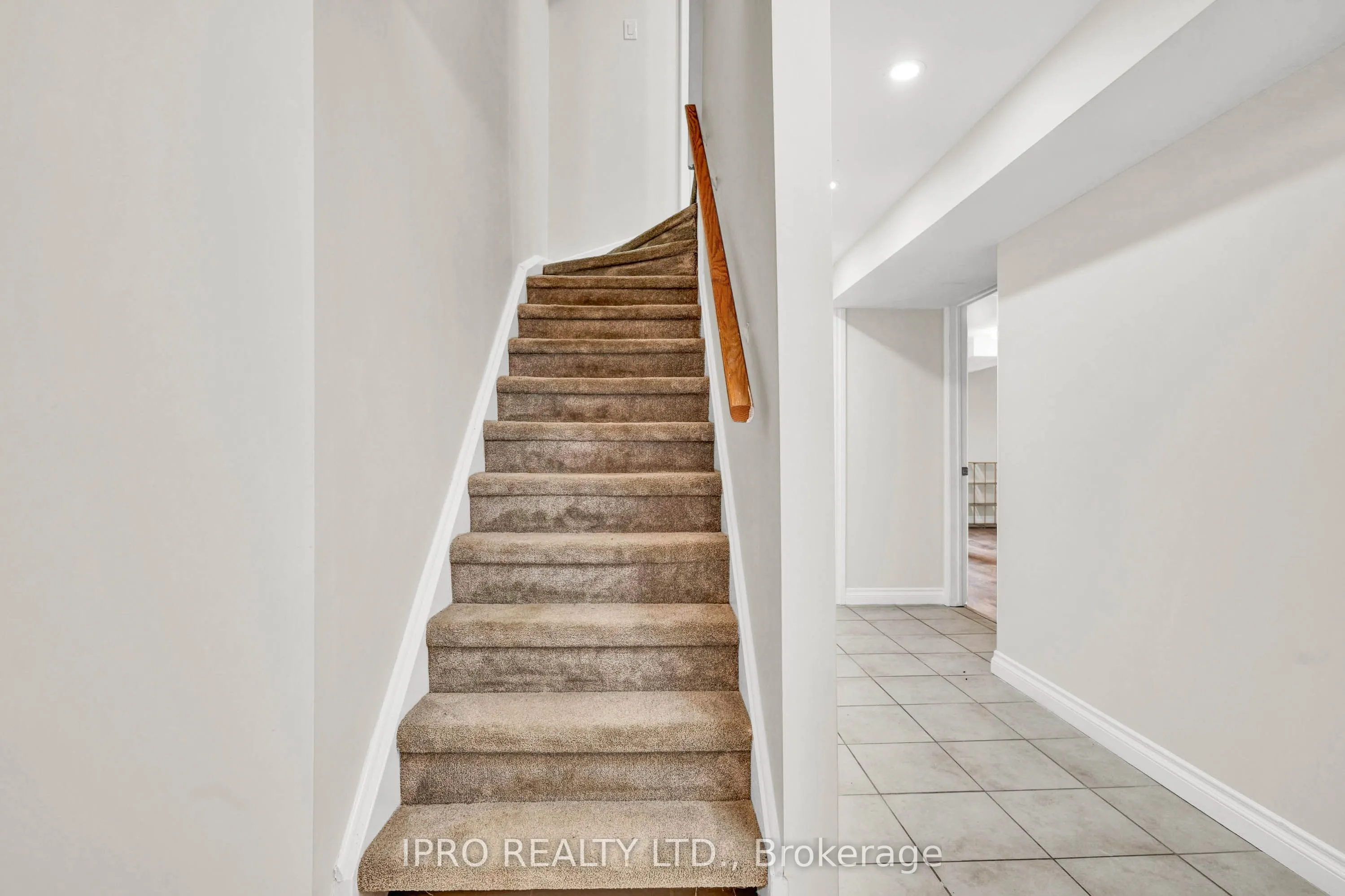 302 College Avenue W, #21