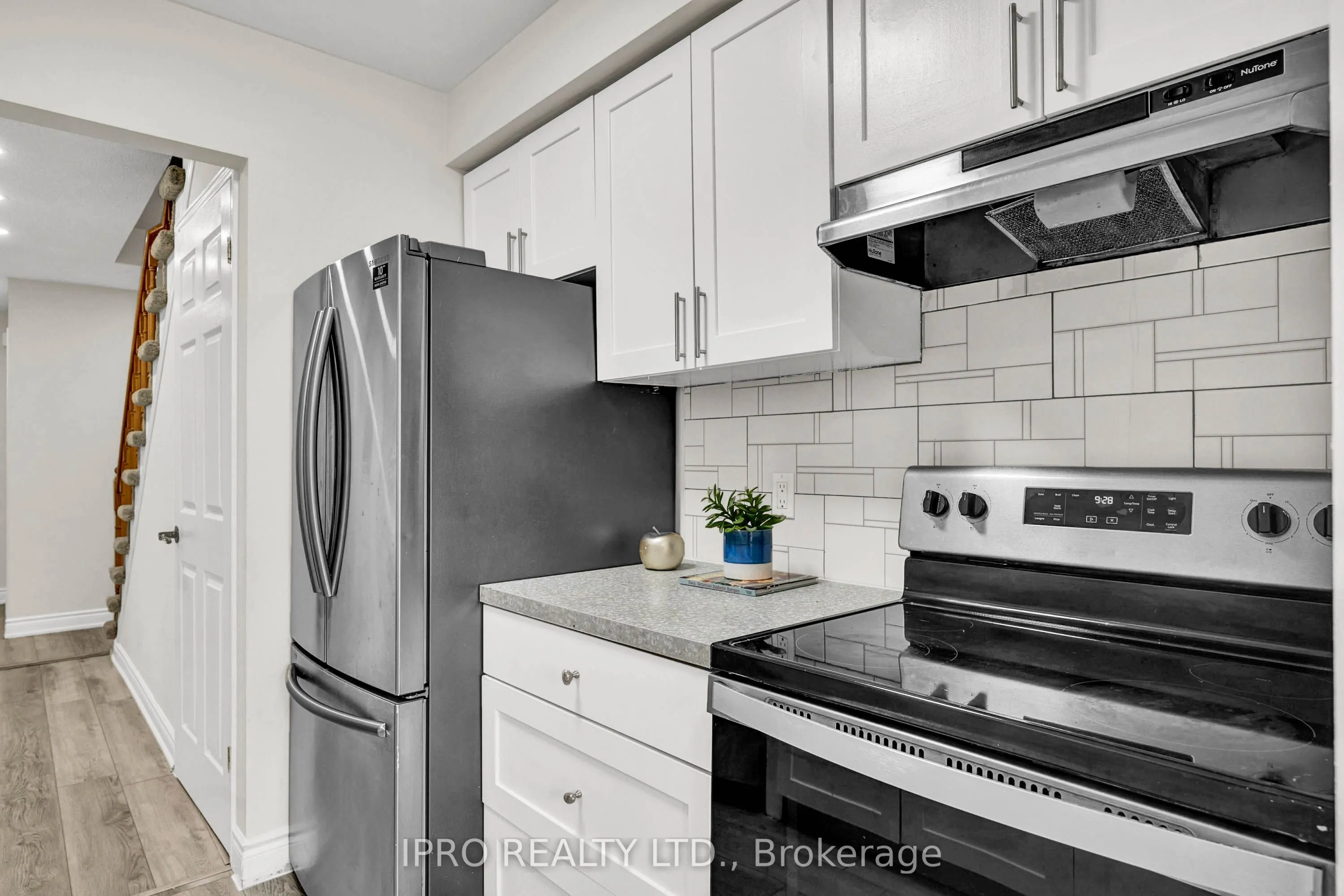 302 College Avenue W, #21