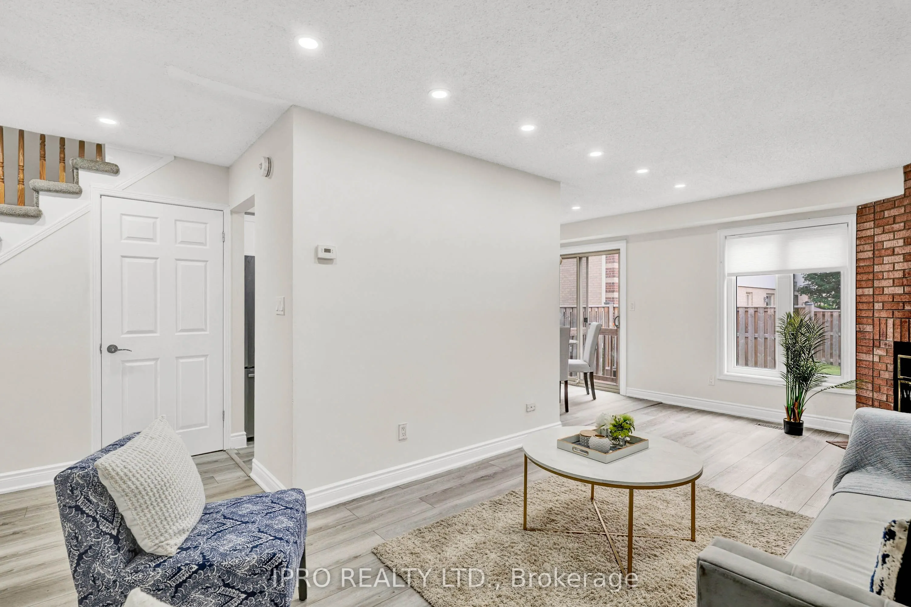 302 College Avenue W, #21