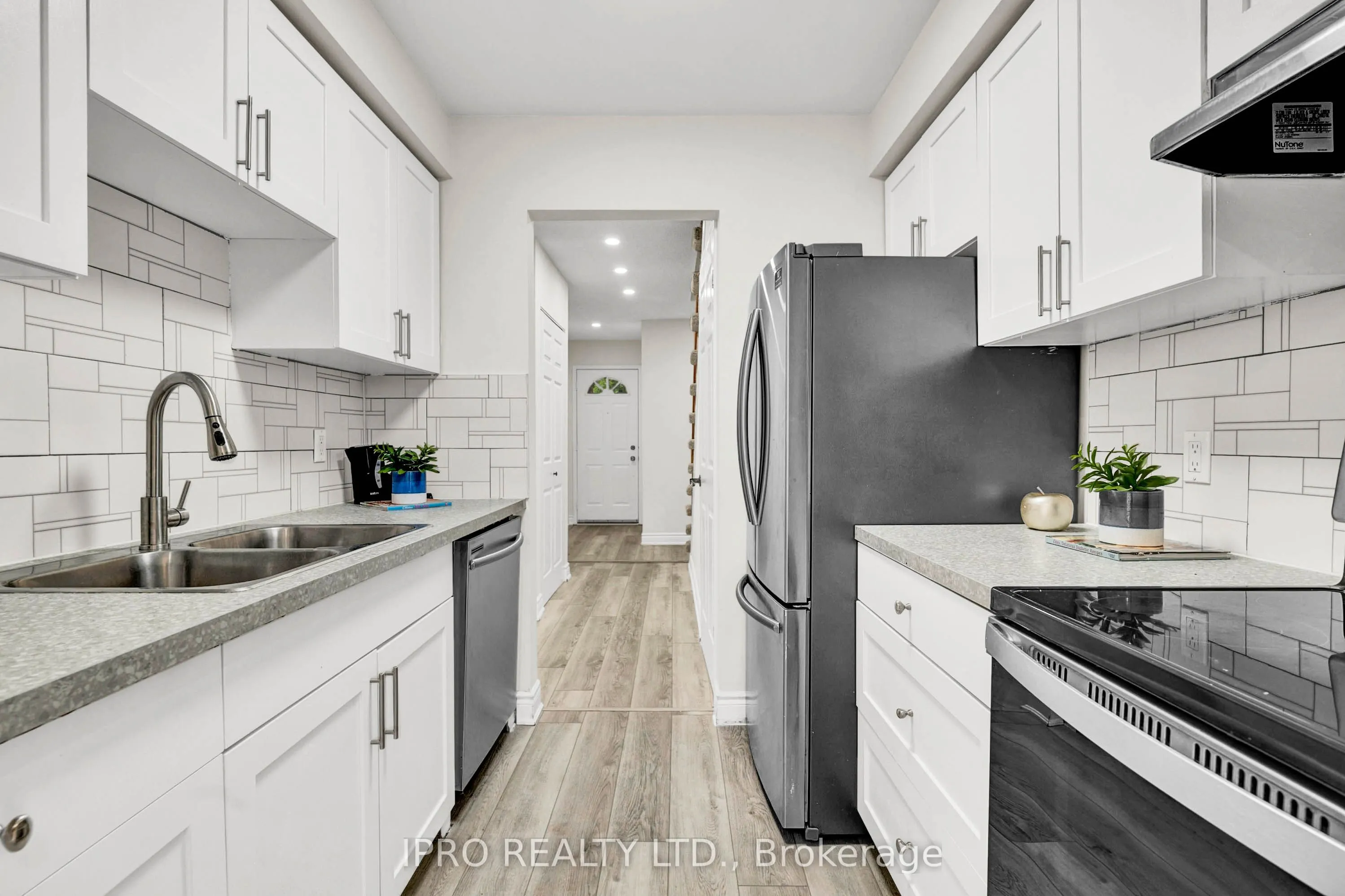 302 College Avenue W, #21