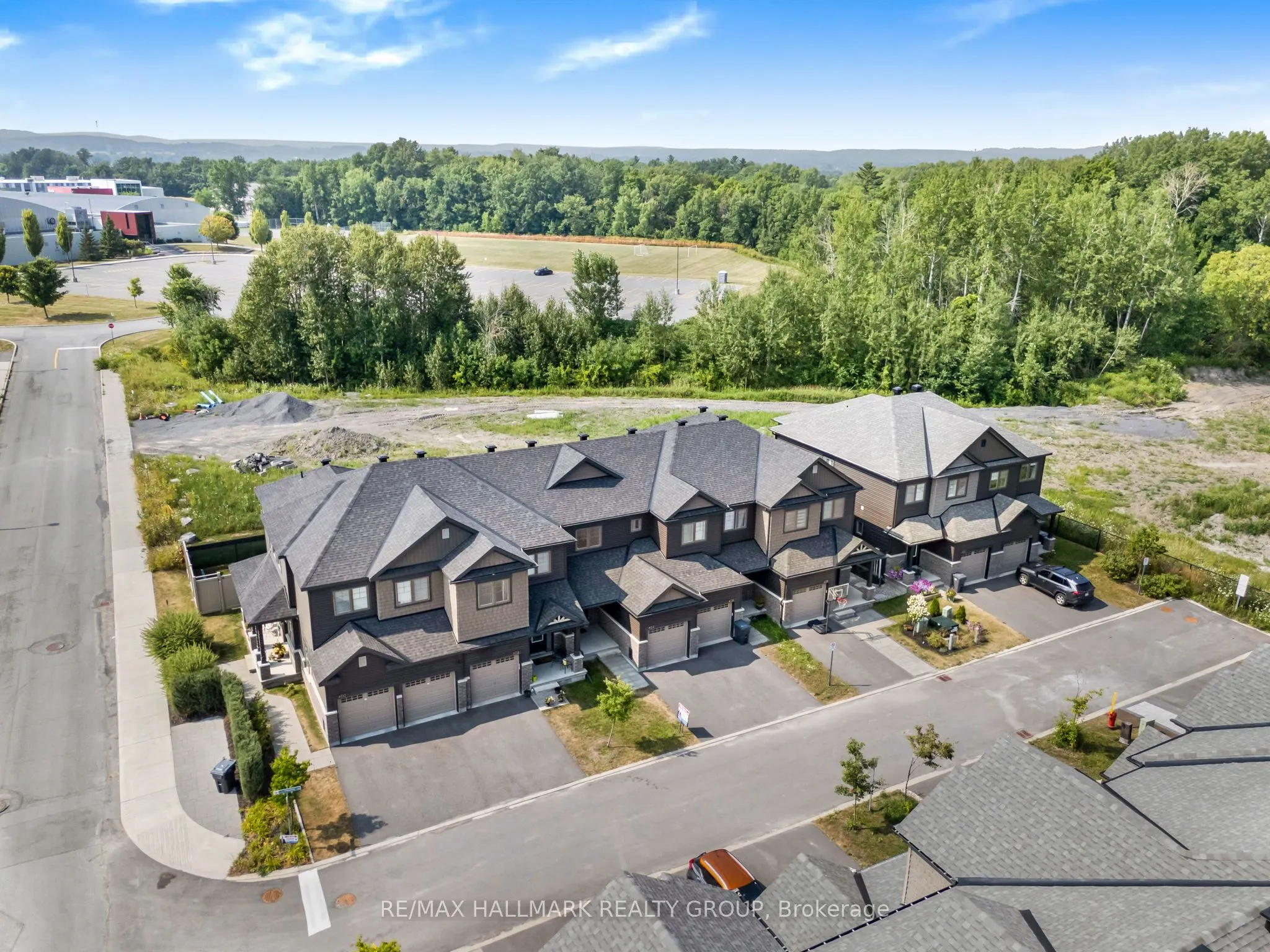 404 Premiere Lane