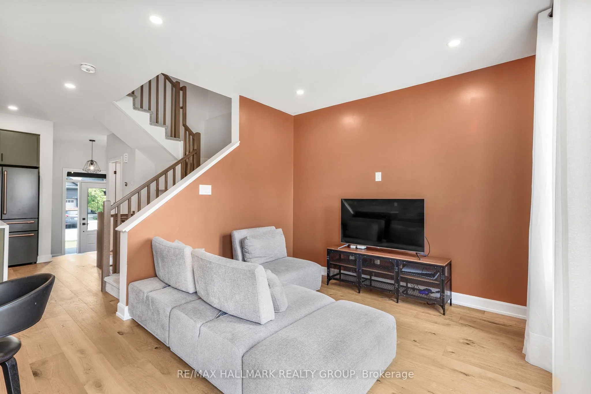 404 Premiere Lane