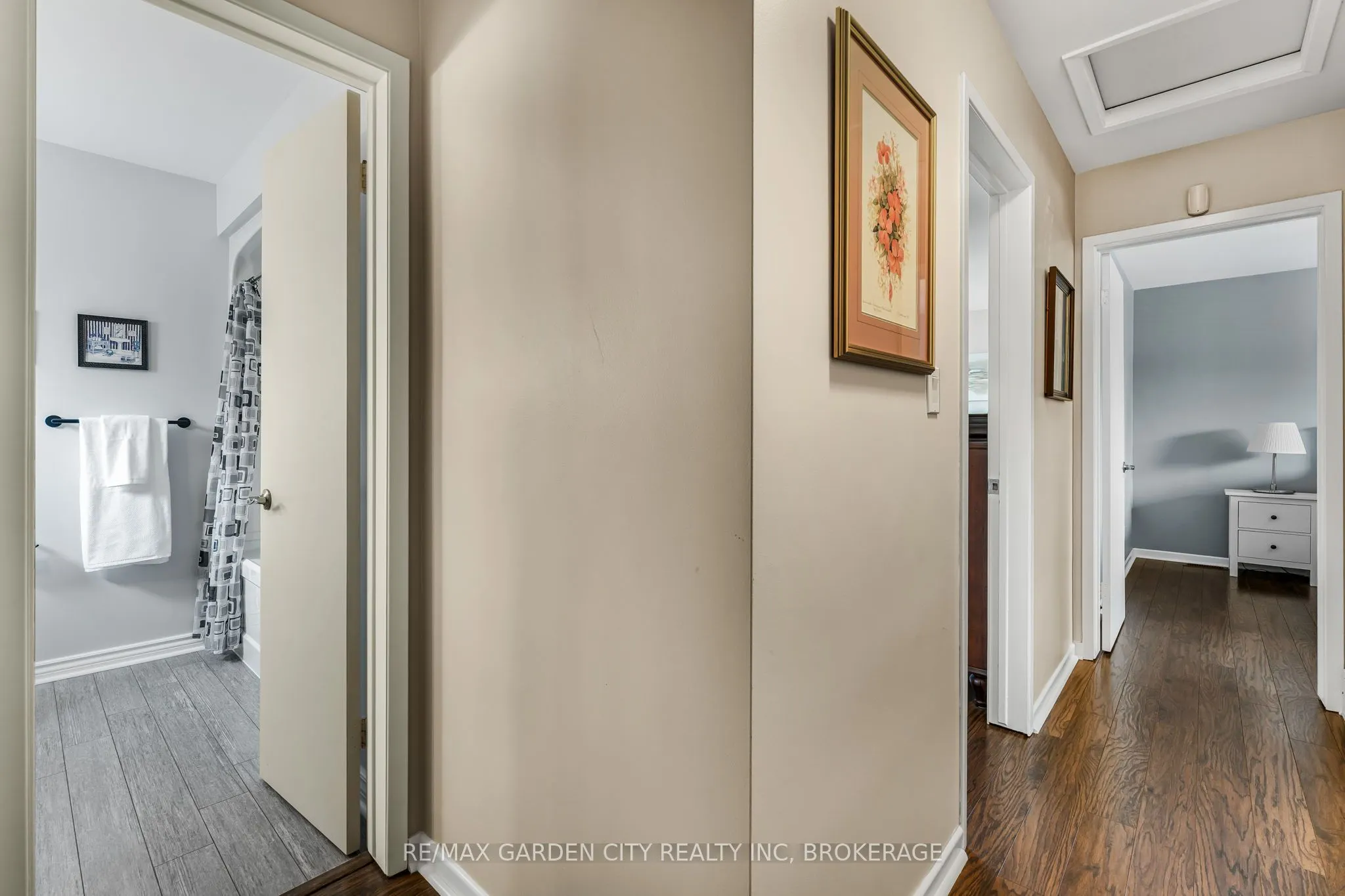 16 Meadowbrook Crescent