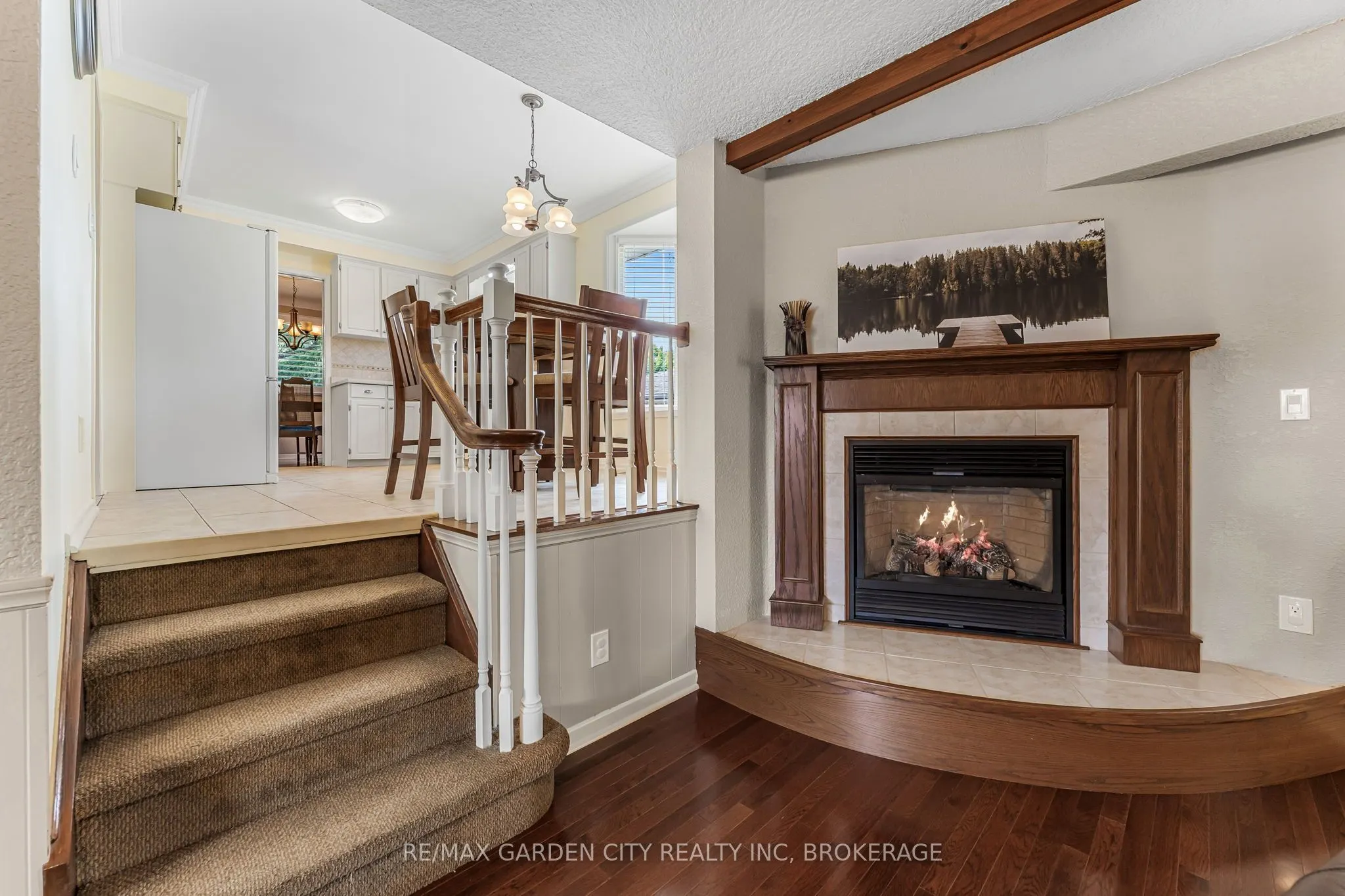 16 Meadowbrook Crescent