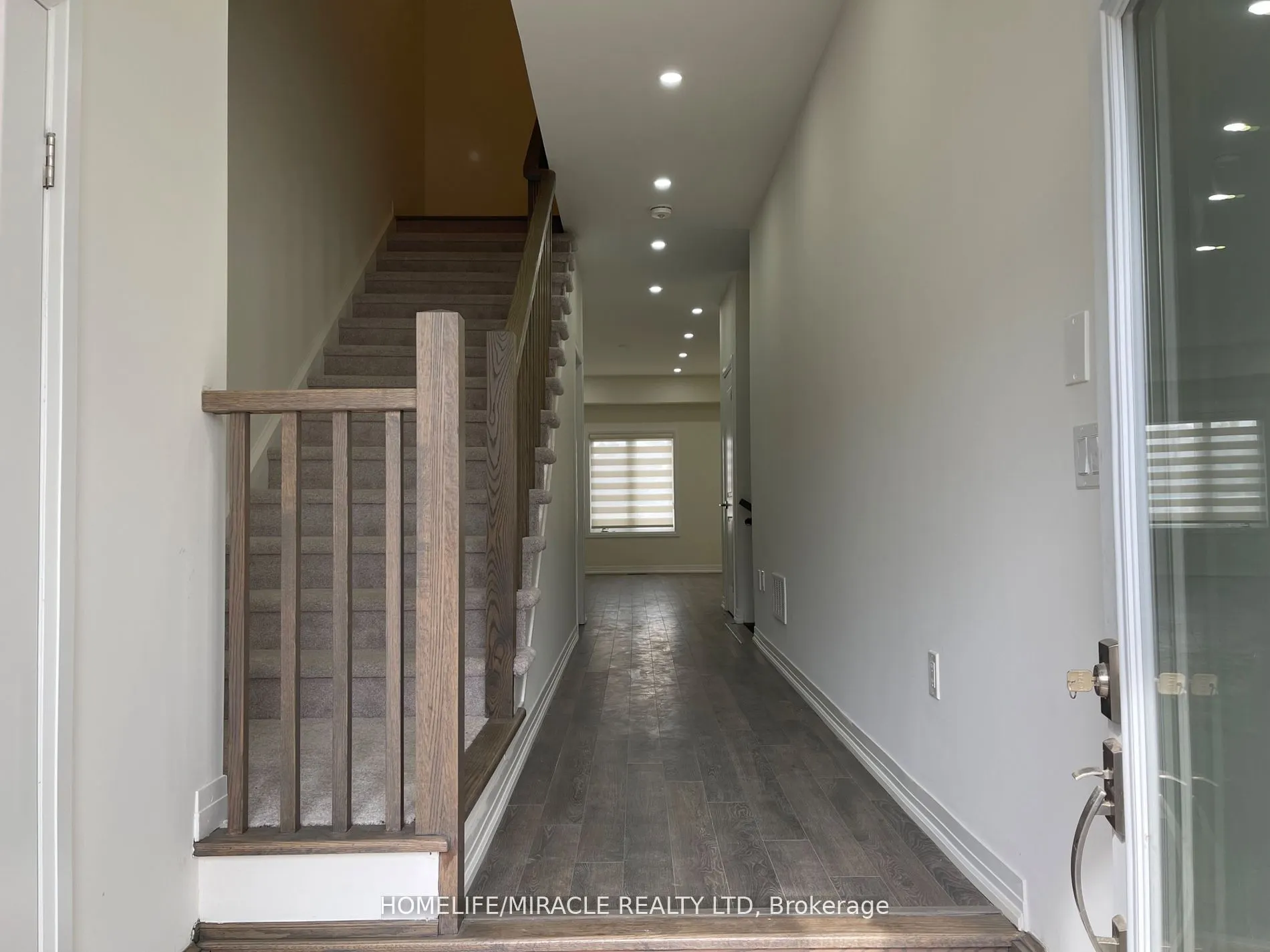 27 George Briar Drive W
