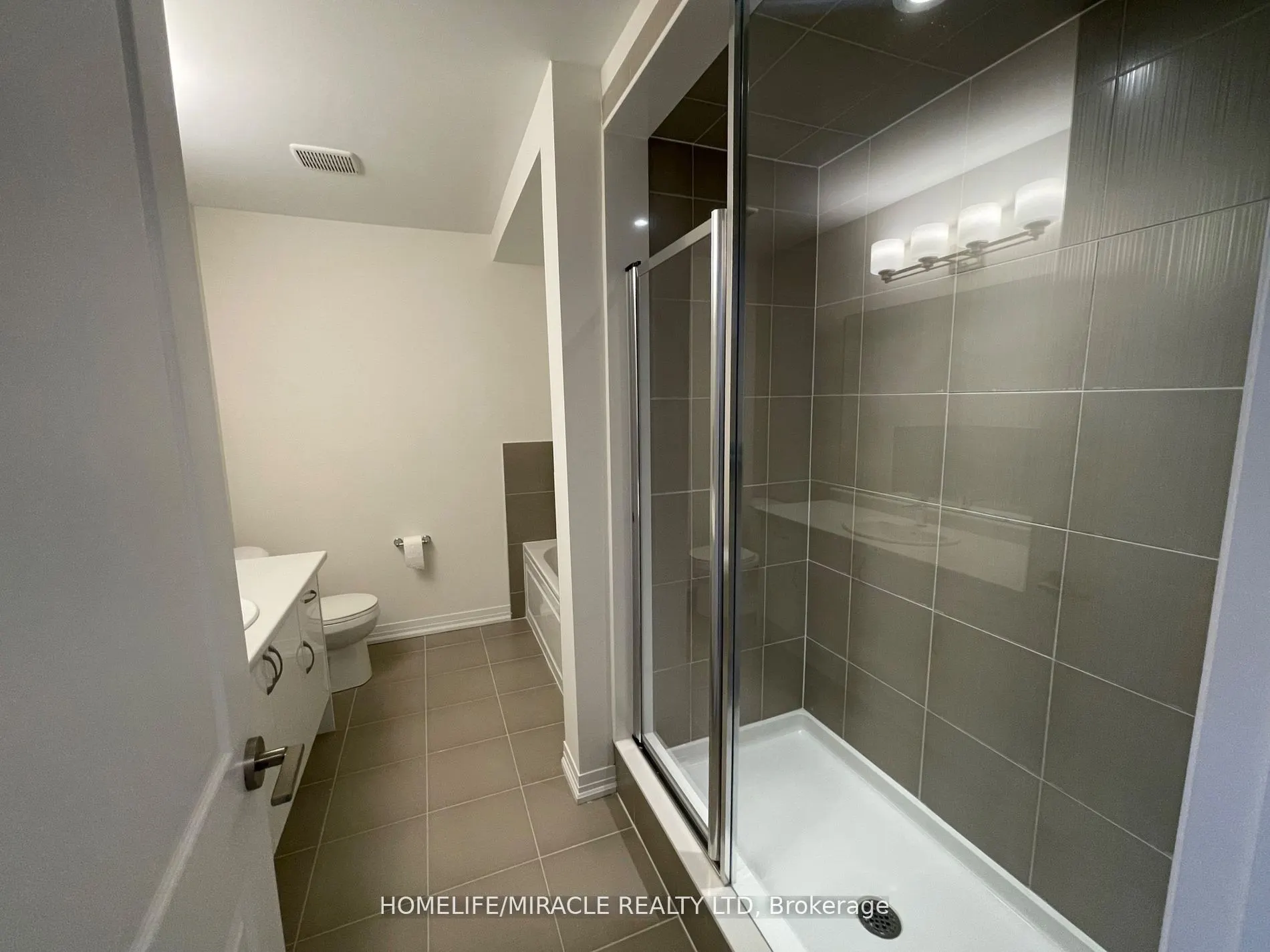 27 George Briar Drive W