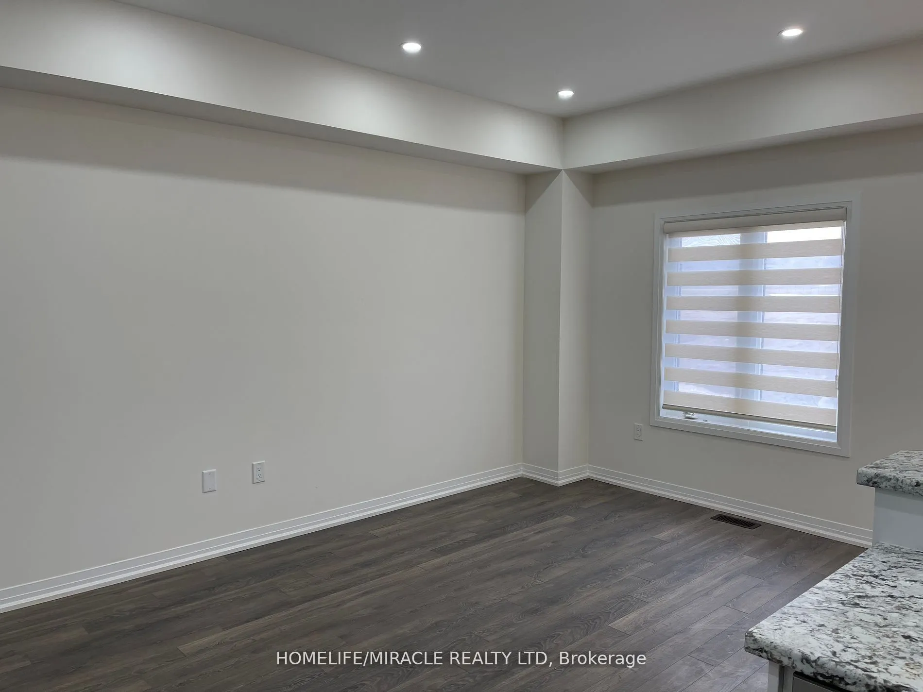 27 George Briar Drive W