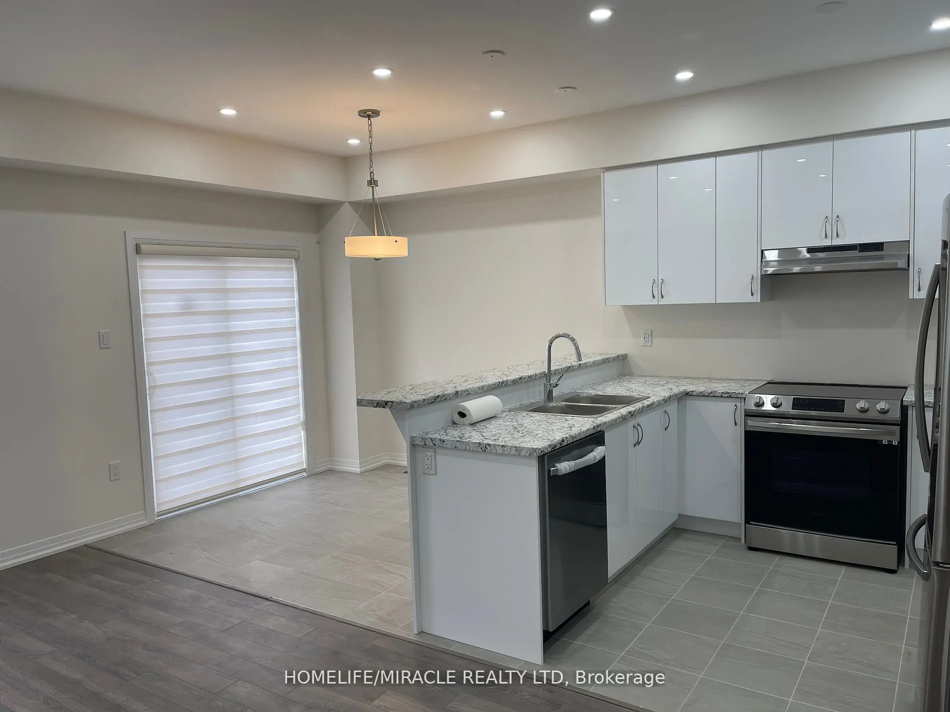 27 George Briar Drive W