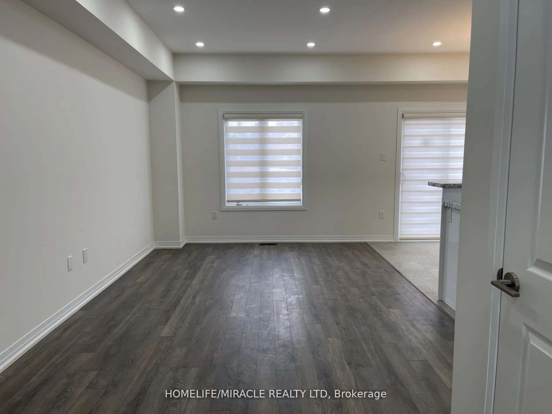 27 George Briar Drive W