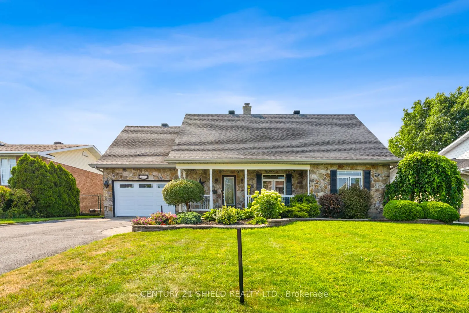 1989 Belvedere Crescent