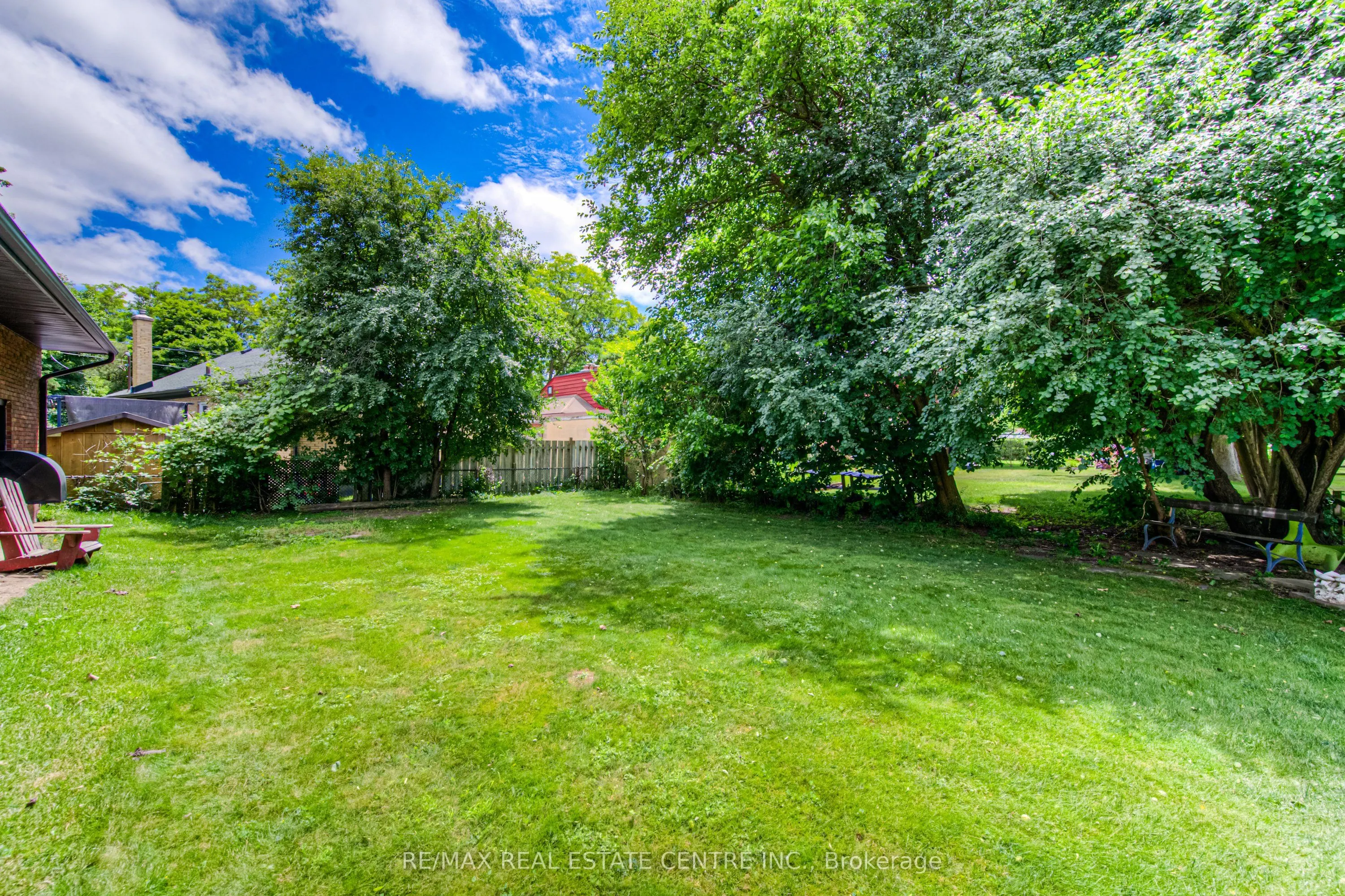 271 Bedford Road N