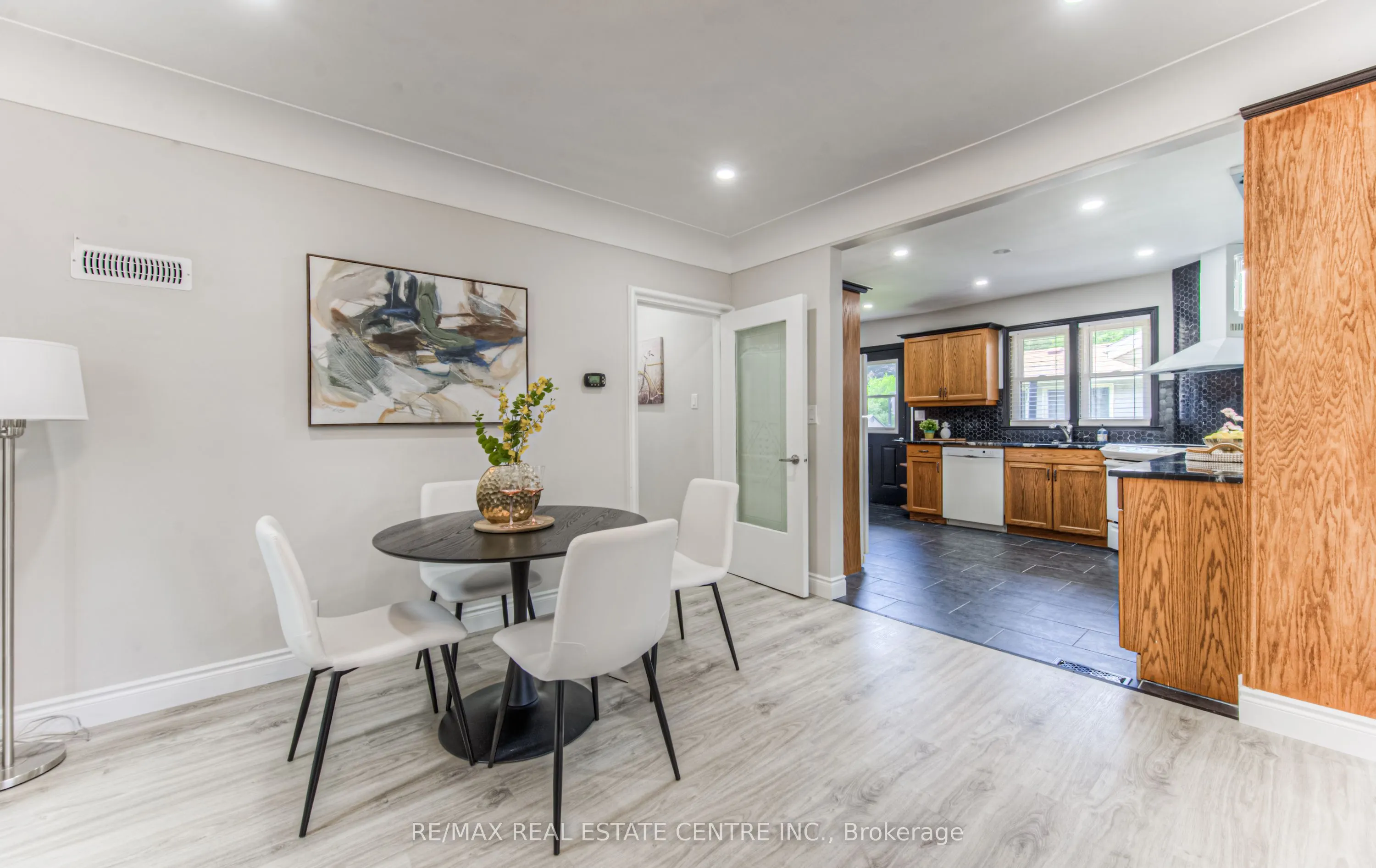271 Bedford Road N