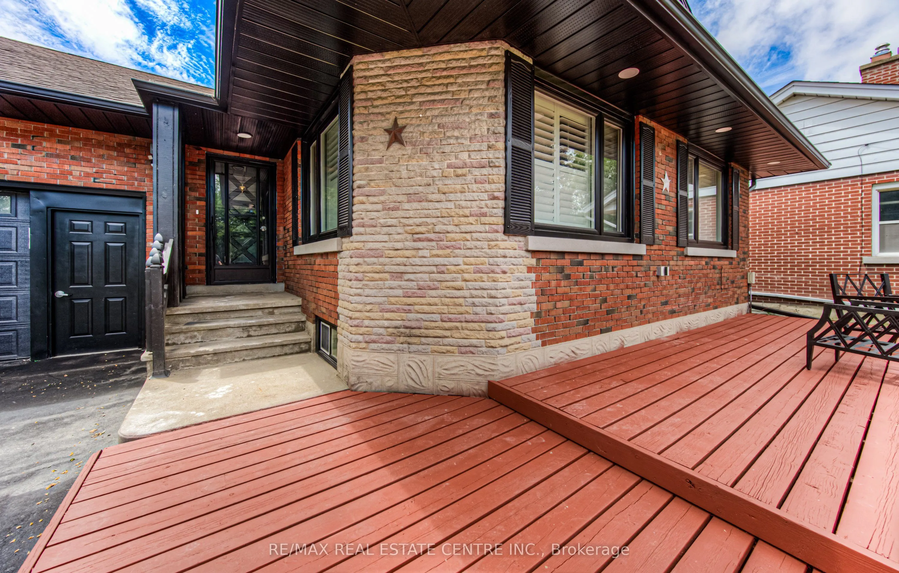 271 Bedford Road N